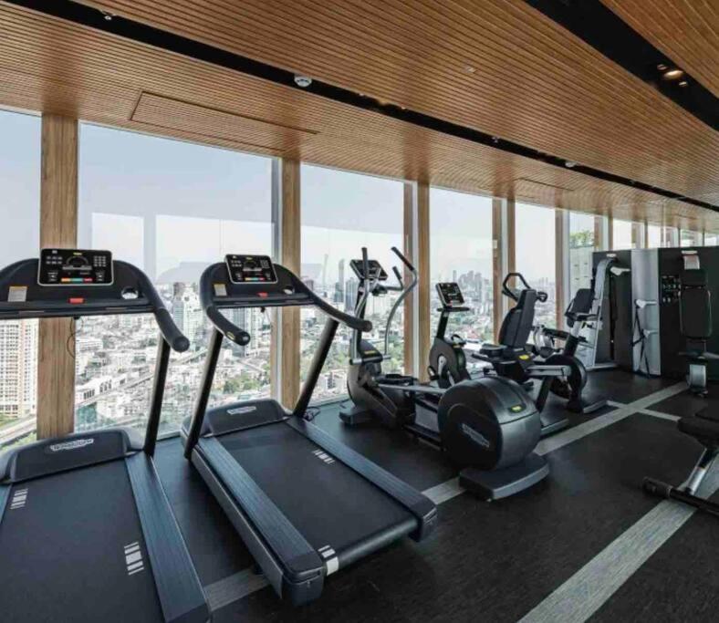 2 Bedrooms, 300 Metres Bts Ekkamai,sukhumvit
