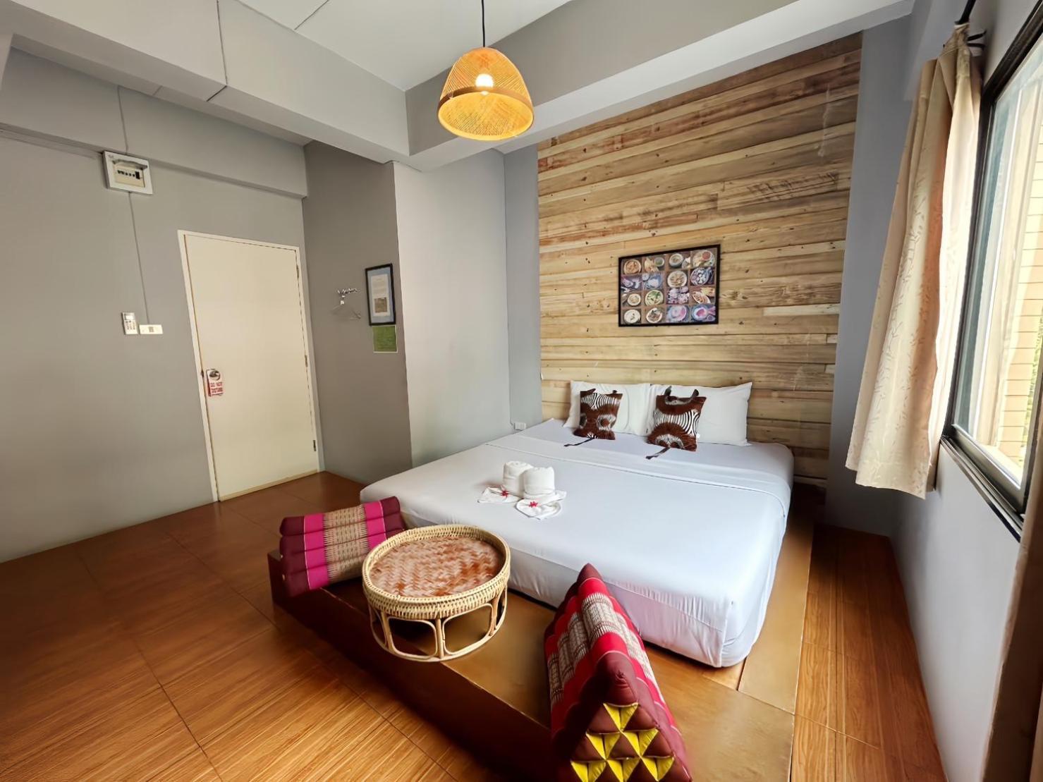 Hide Hostel