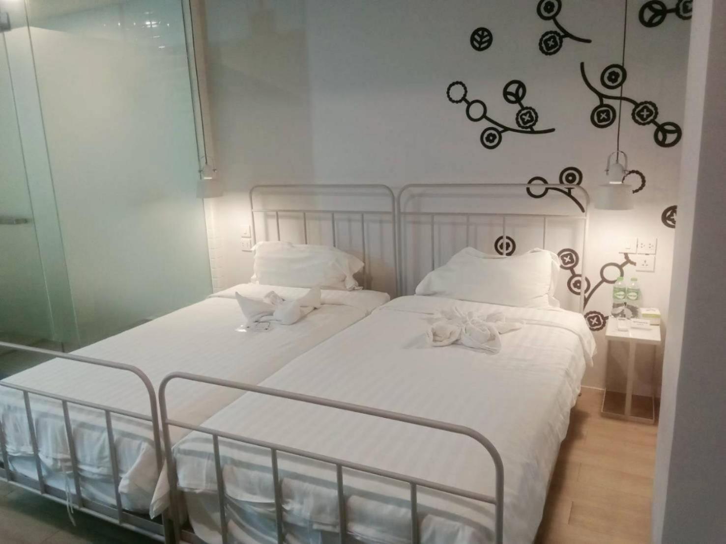 Asrama Bedspread (adults Only) *