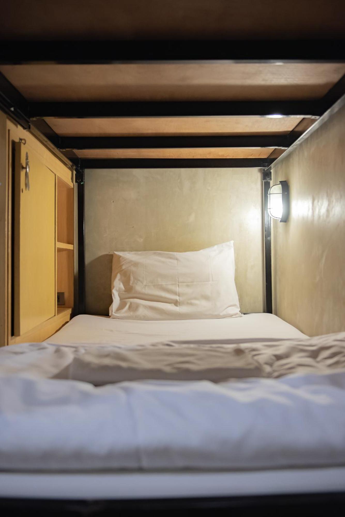 Cazz Hostel *