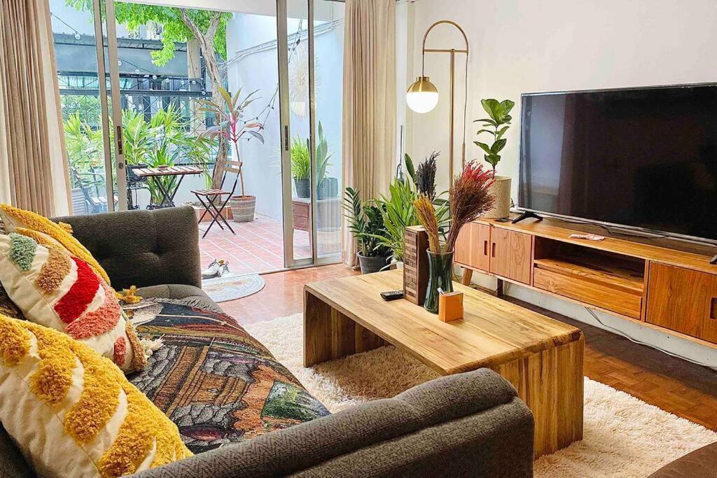 Flip Flop In Townhouse Rumah percutian Bangkok