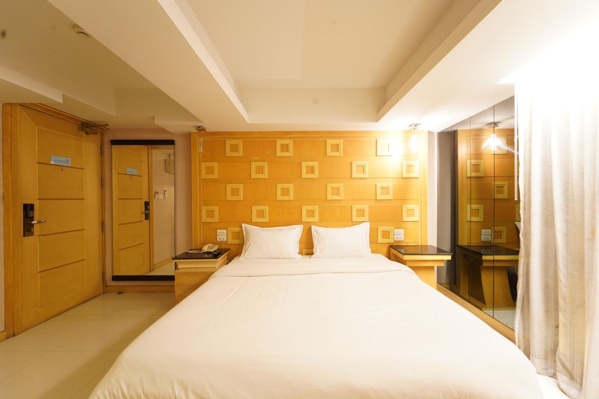 Hotel Upar Sukhumvit 11 Nana 3*