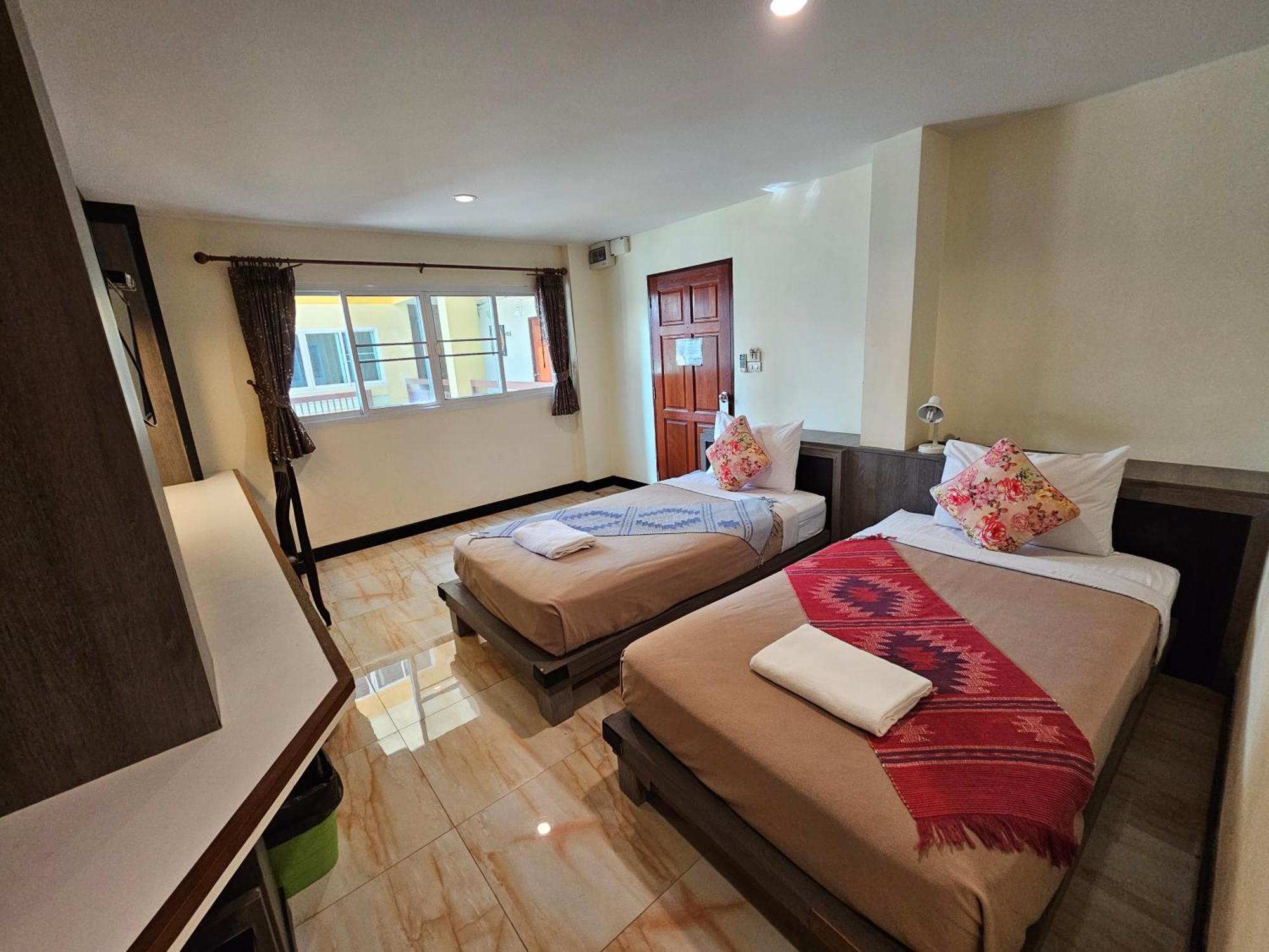 Homestay Samsen Sam Place *