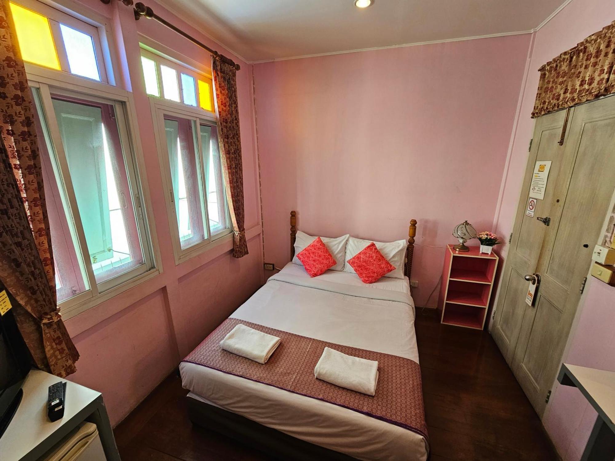 Homestay Samsen Sam Place