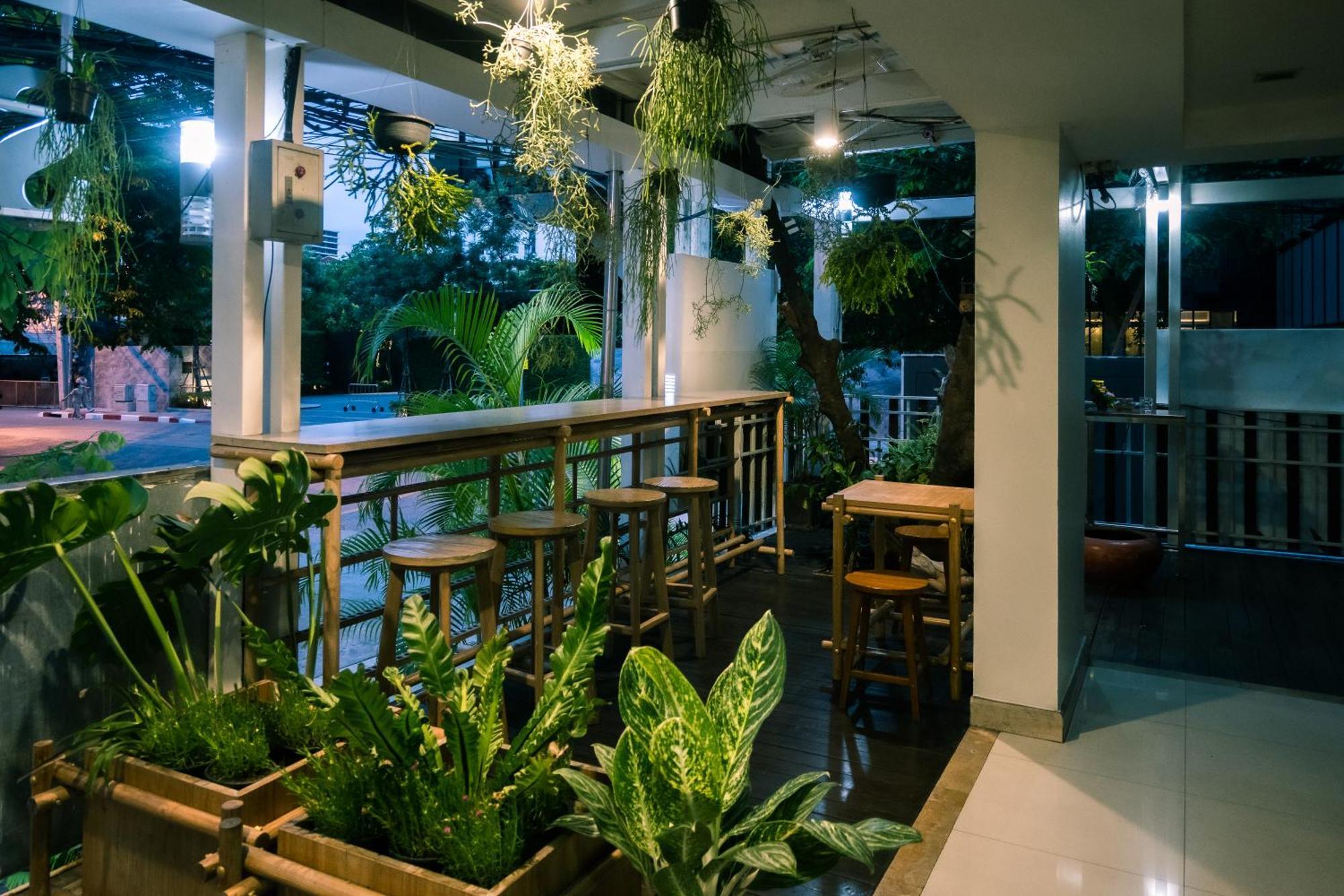Sabai Sathorn Service 4*
