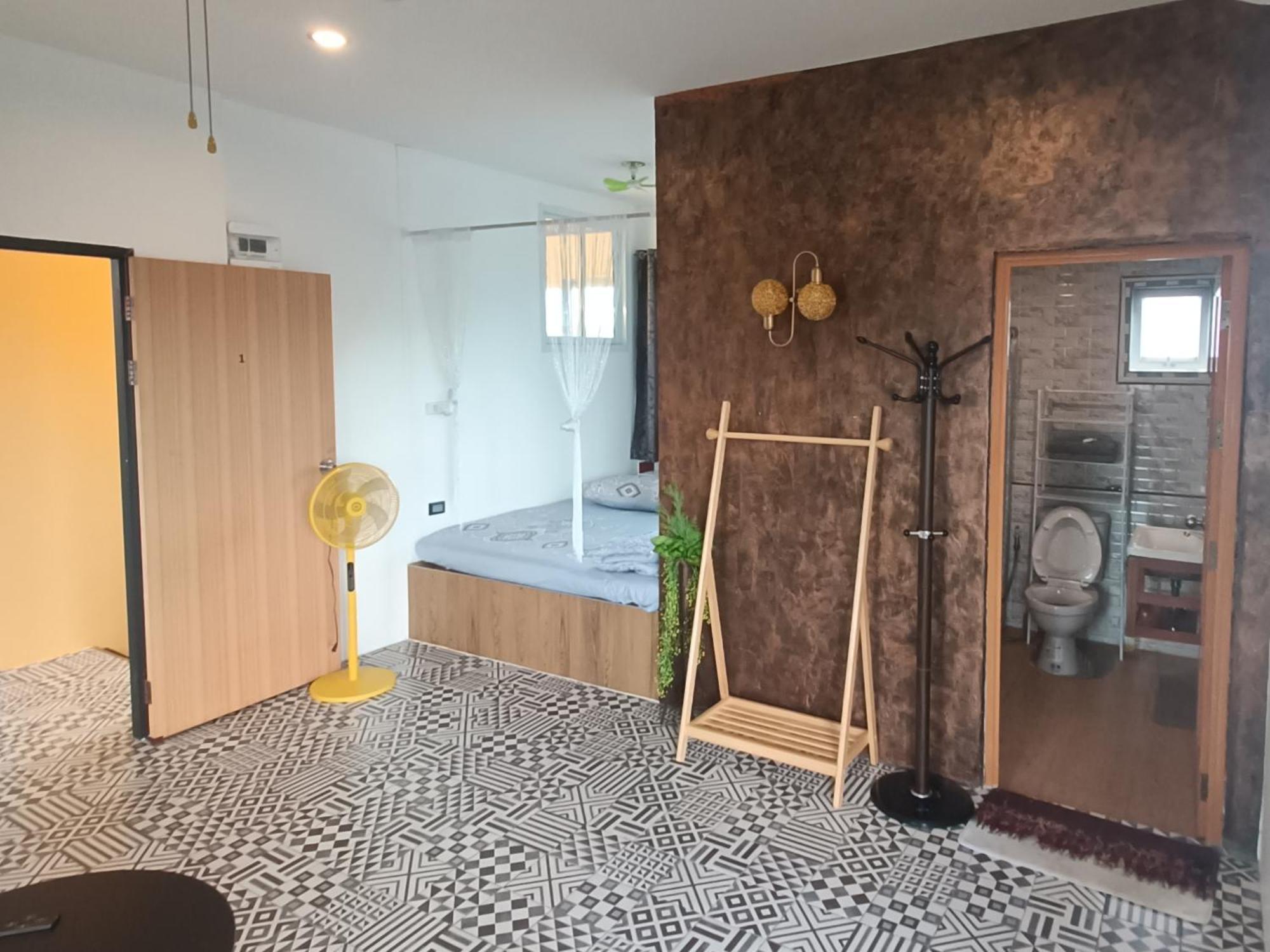 Apartamento Merit Courtyard Suvarnaphumi House Banguecoque