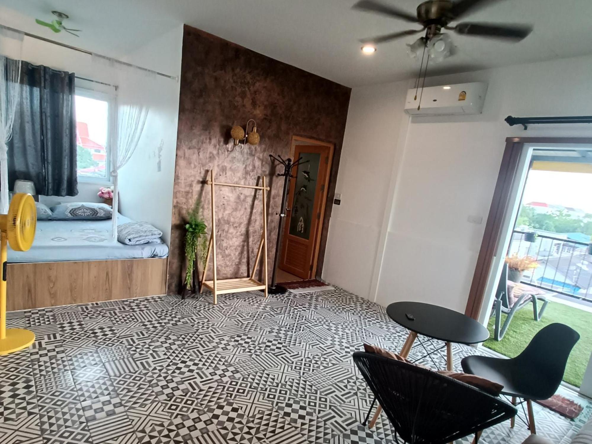 Merit Courtyard Suvarnaphumi House Apartment Bangkok