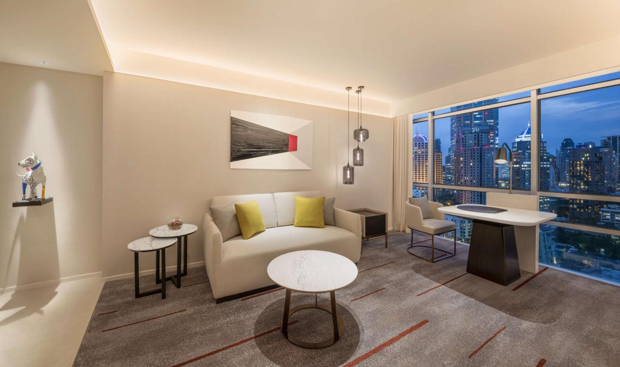 Doubletree By Hilton Ploenchit Hotel