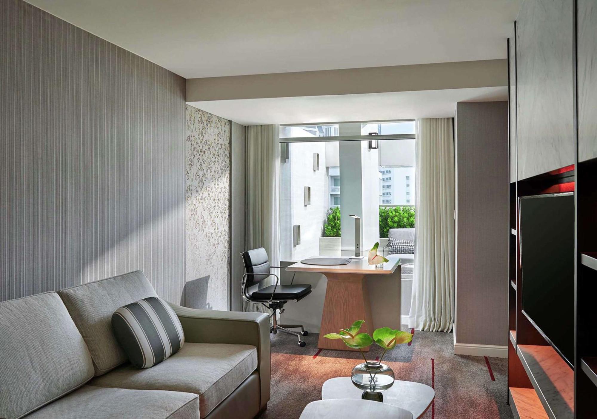 Doubletree By Hilton Ploenchit Bangkok