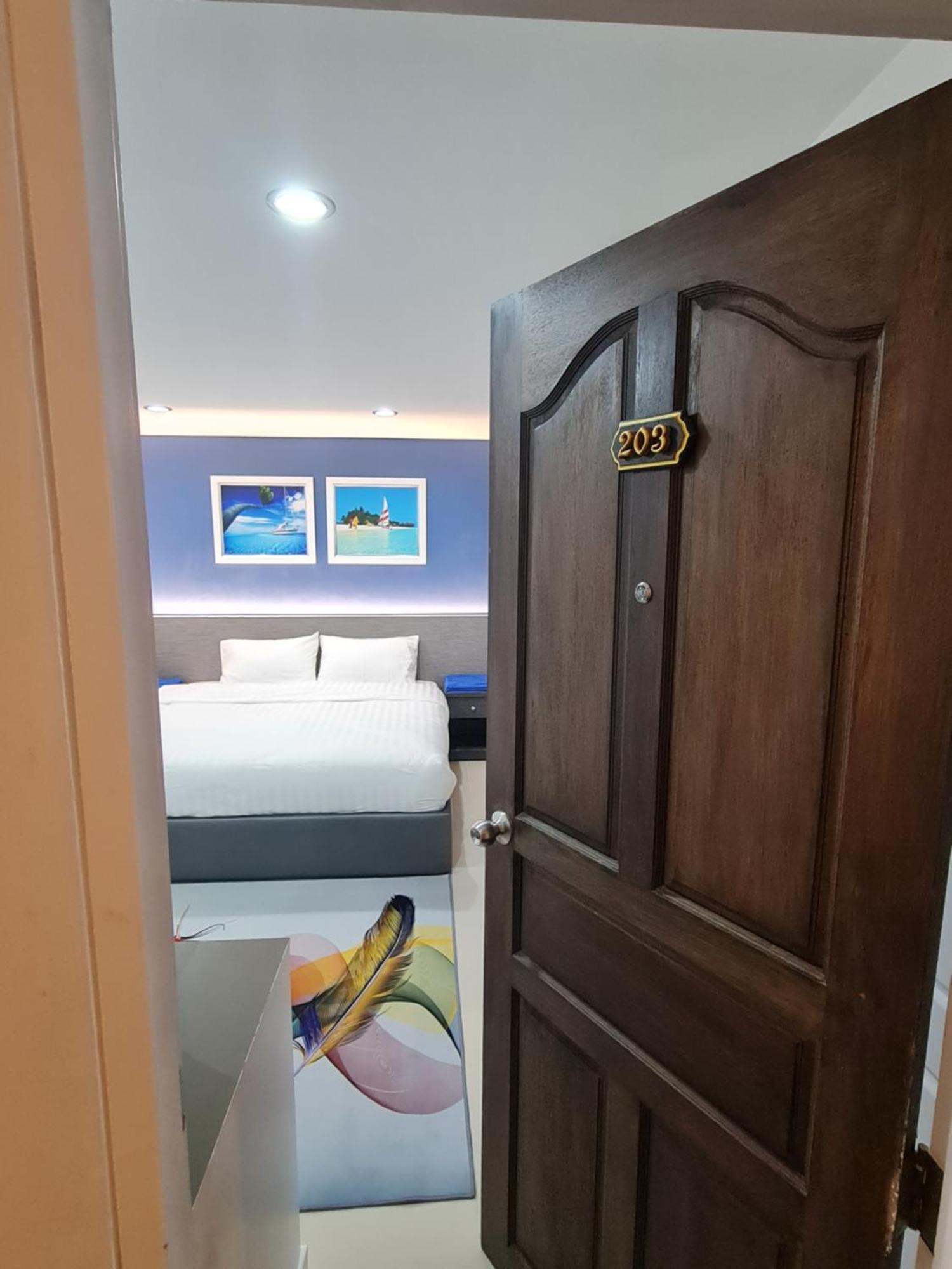Poonsuk Place Hotel *