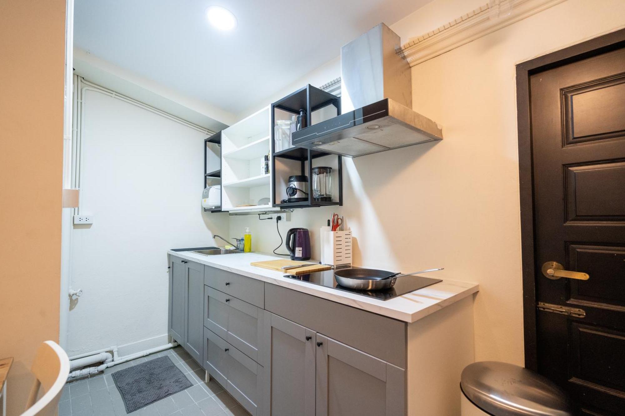 Amorn House Yenakart Sathorn 5 Stars Location Apartment Bangkok
