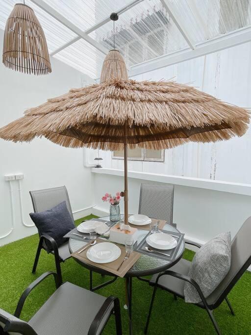 Relax Private Terrace&cozy Br,near Grand Palace Apartemen *