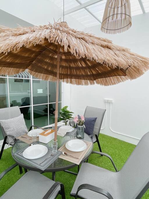 Relax Private Terrace&cozy Br,near Grand Palace Apartemen *
