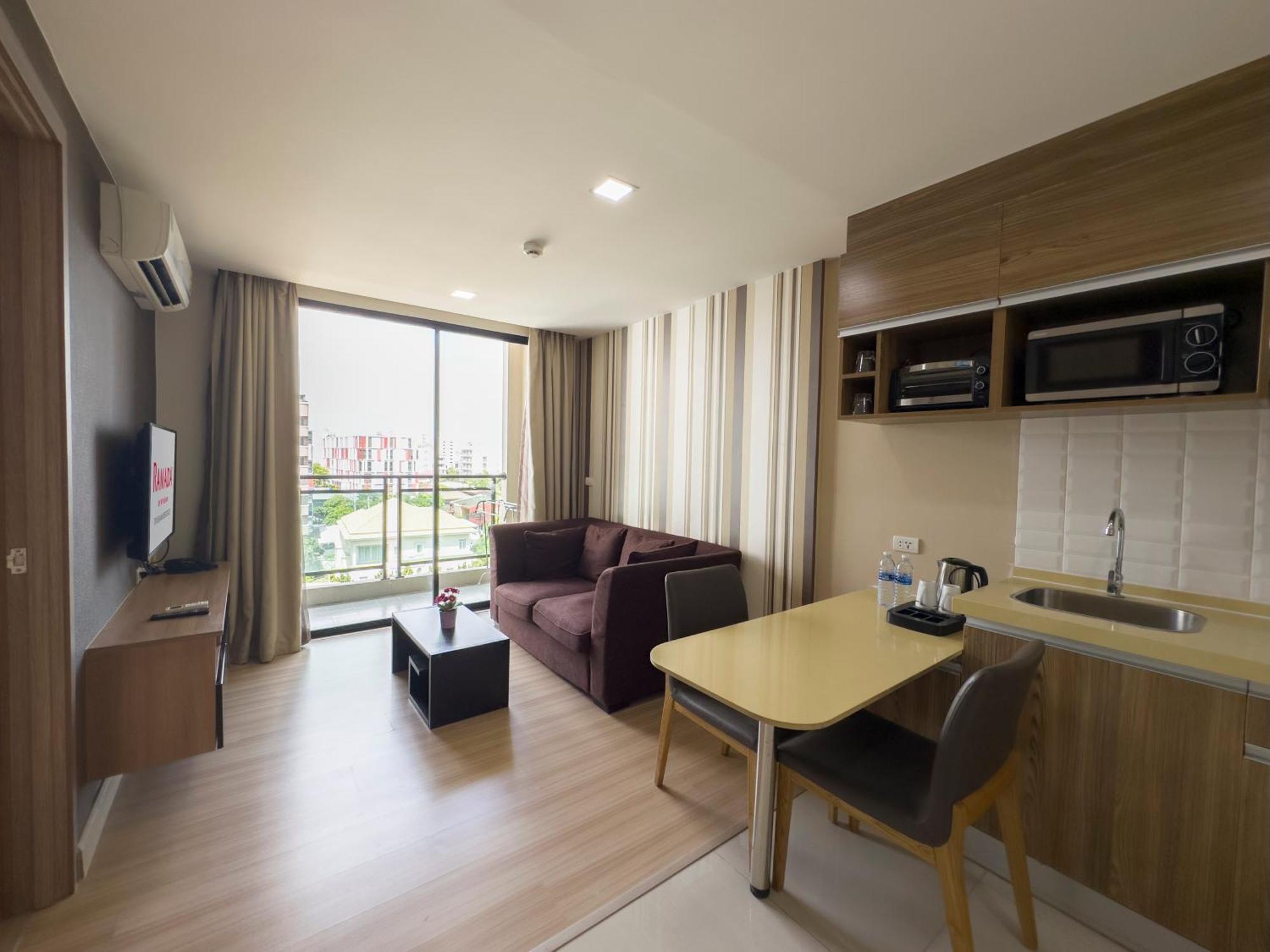 Aparthotel Ramada By Wyndham Ekamai Residences Bangkok