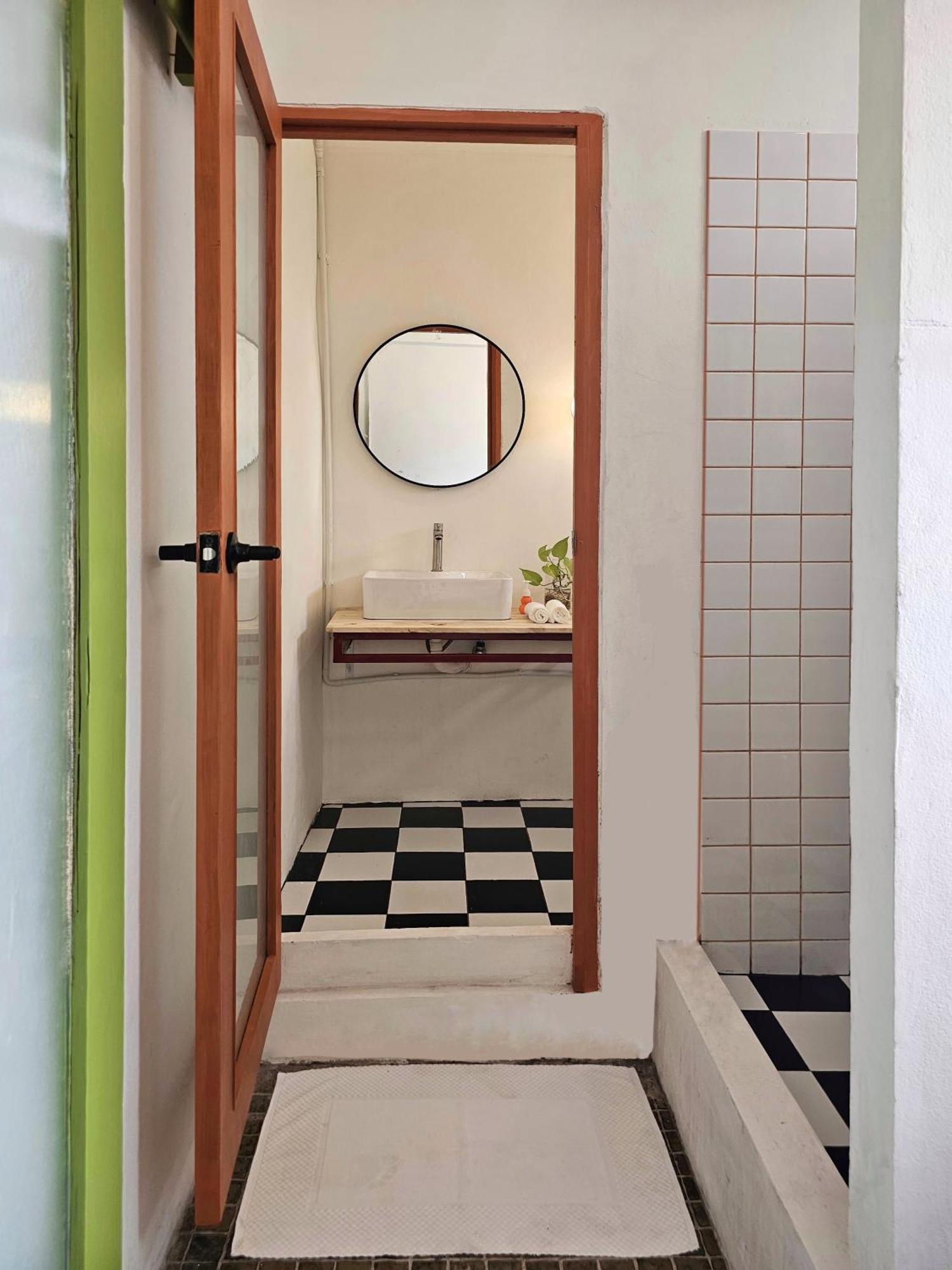 Sant At Khaosan Road Apartment