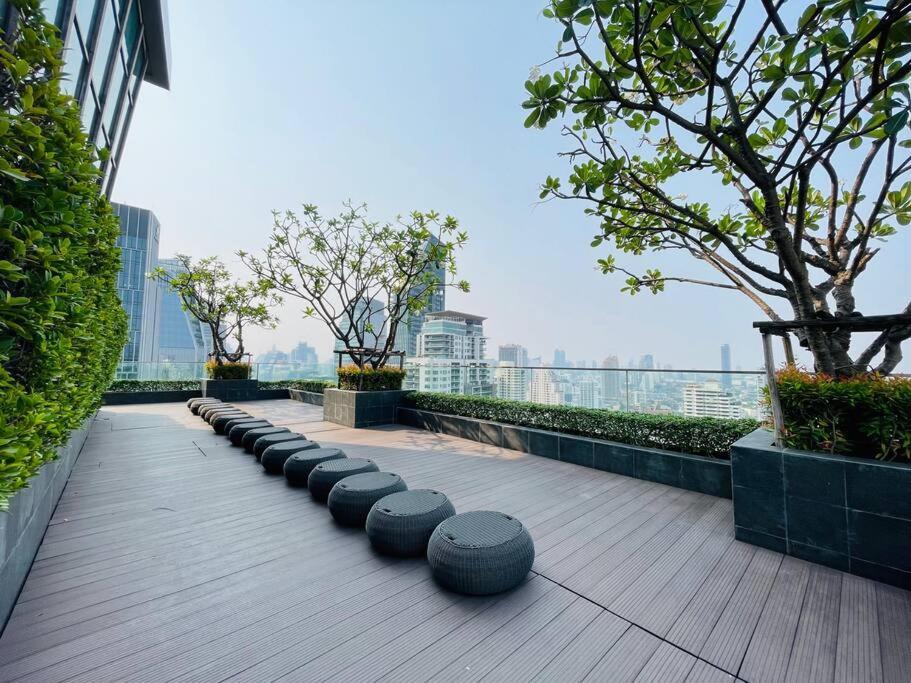 Luxury 1bed 1bath 300m Bts Phrom Phong, Emporium Emsphere Emquartier * Bangkok