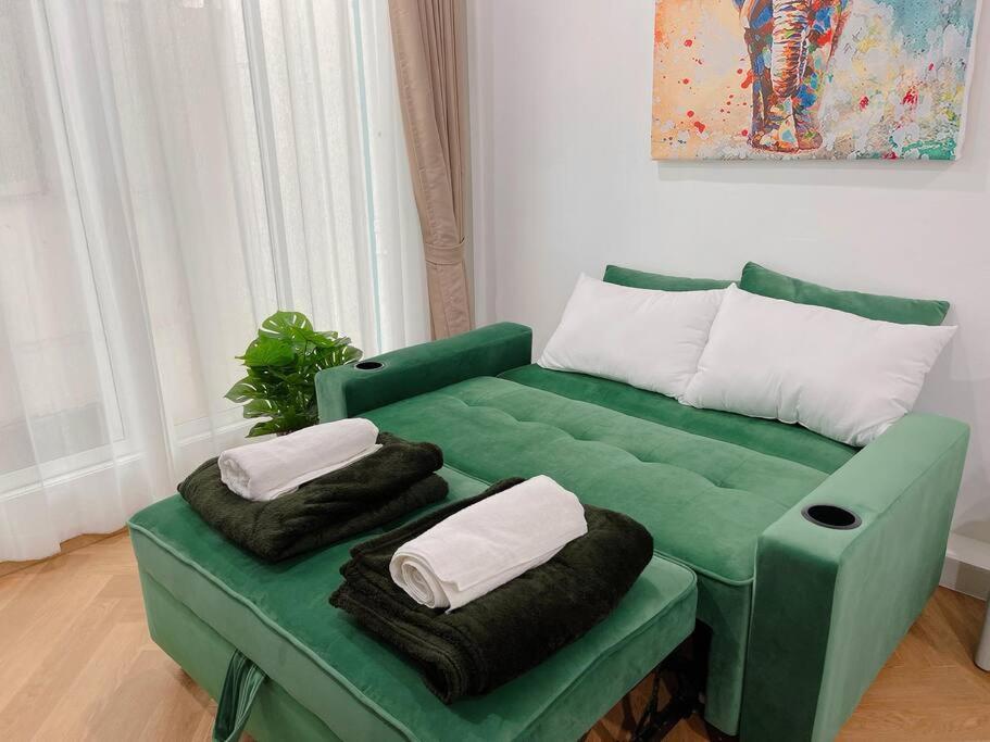 Entire Floor,decorated Cozy Home,near Grand Palace Apartment *