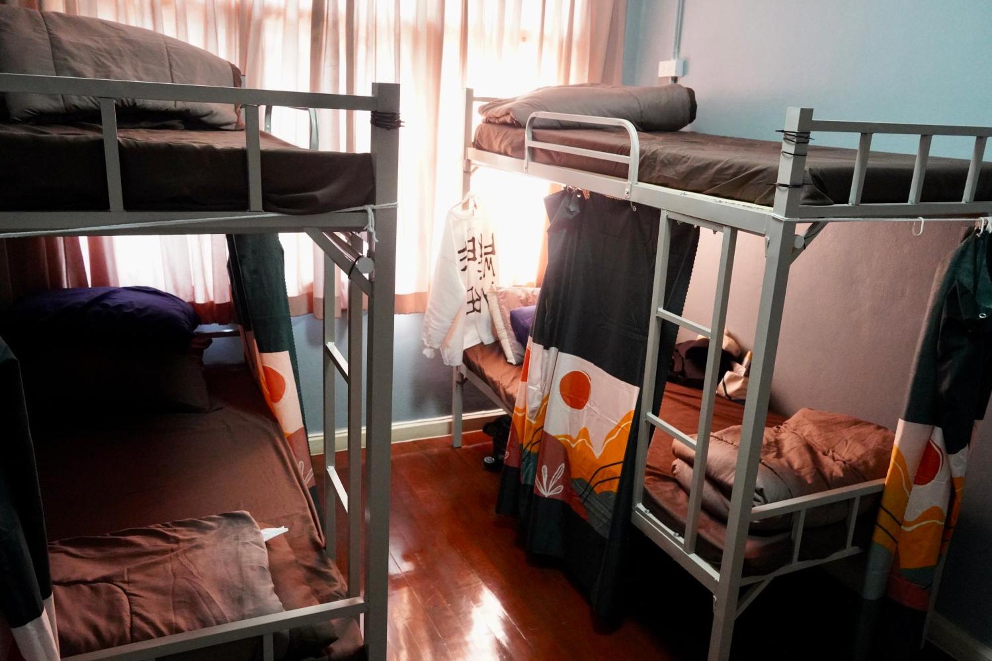 Sura Hostel Bangkok Near Mrt Phra Ram 9 * Banguecoque