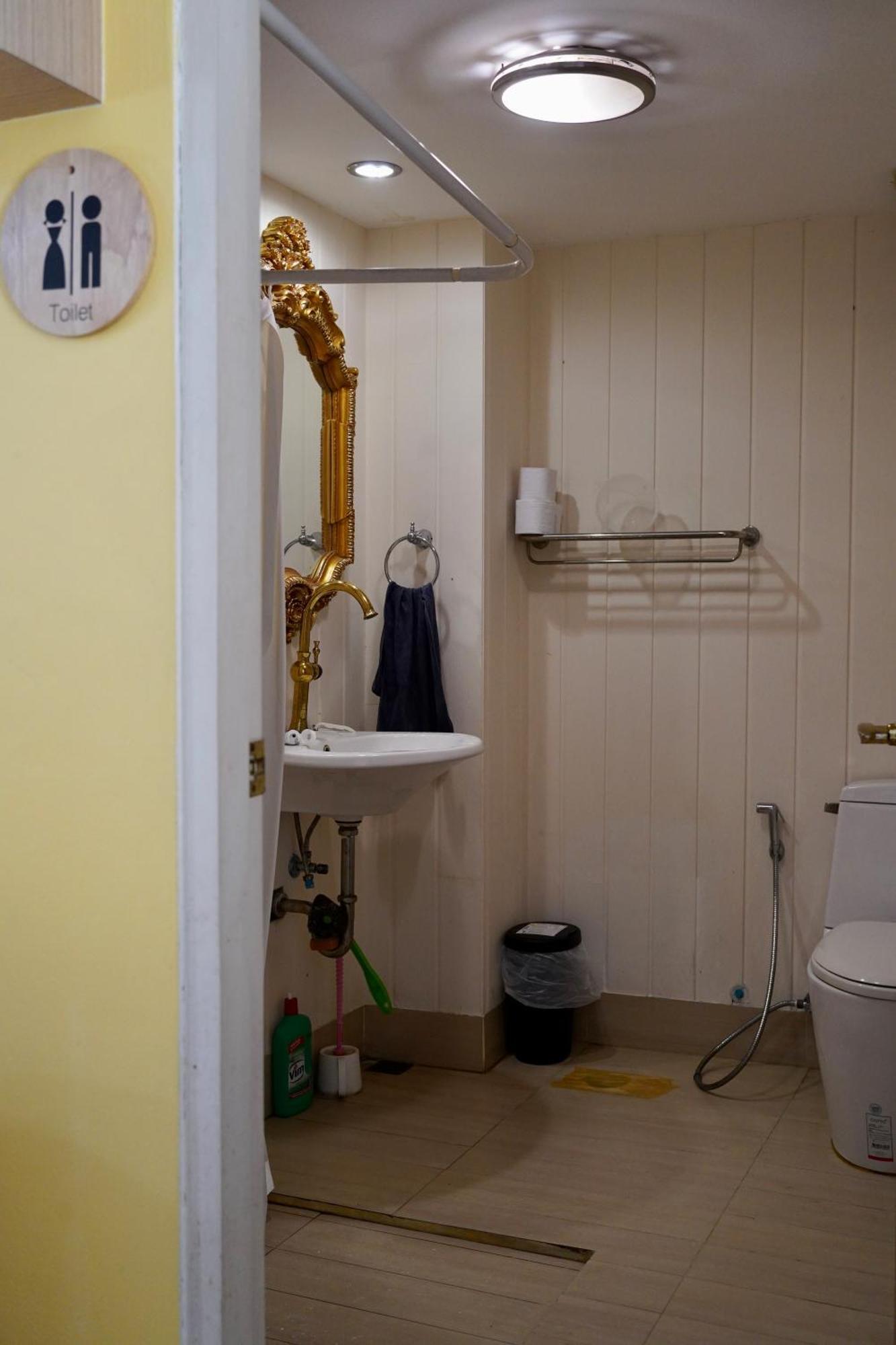 Sura Hostel Bangkok Near Mrt Phra Ram 9 * Banguecoque