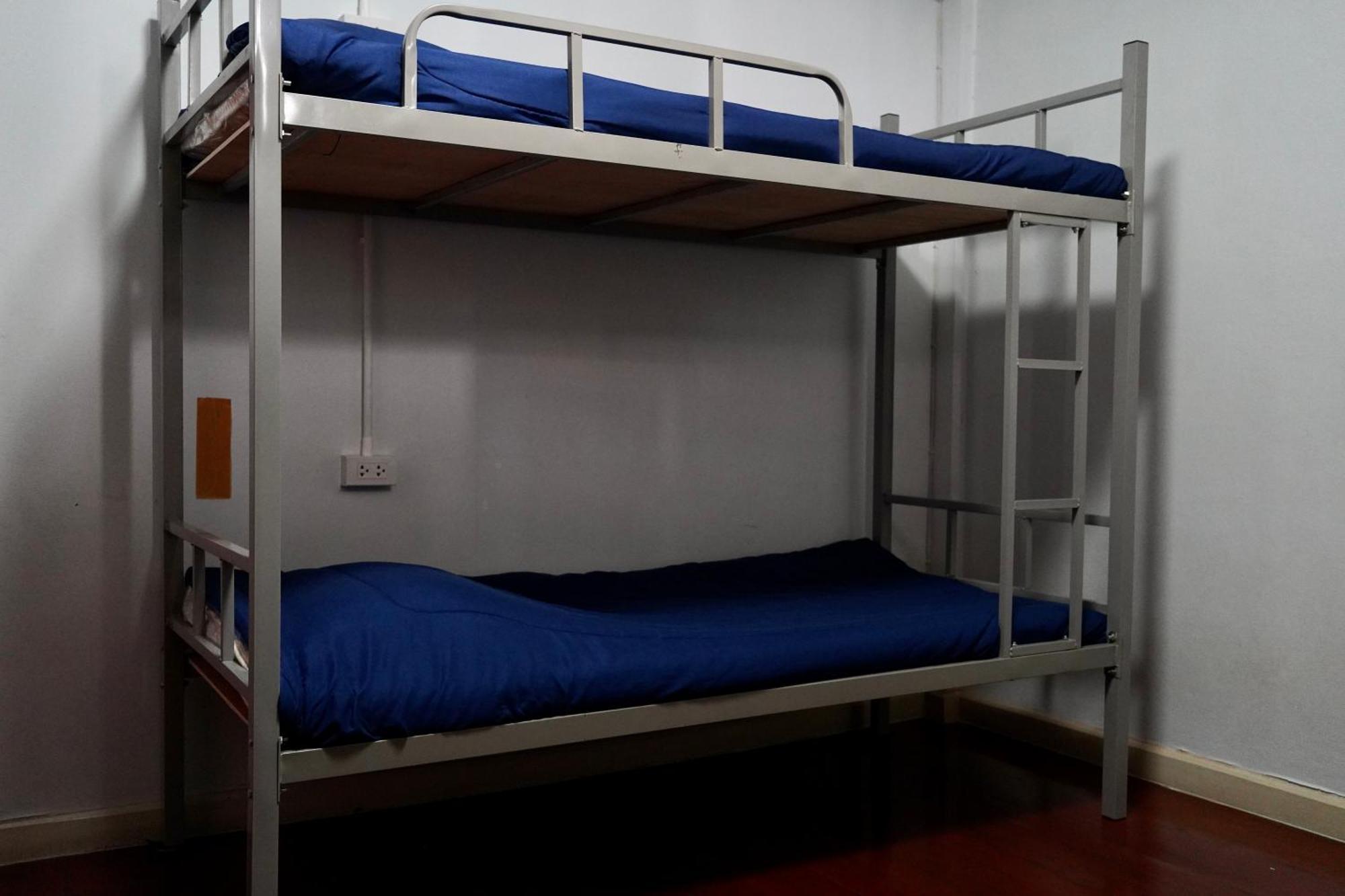 Sura Hostel Bangkok Near Mrt Phra Ram 9 Albergue *
