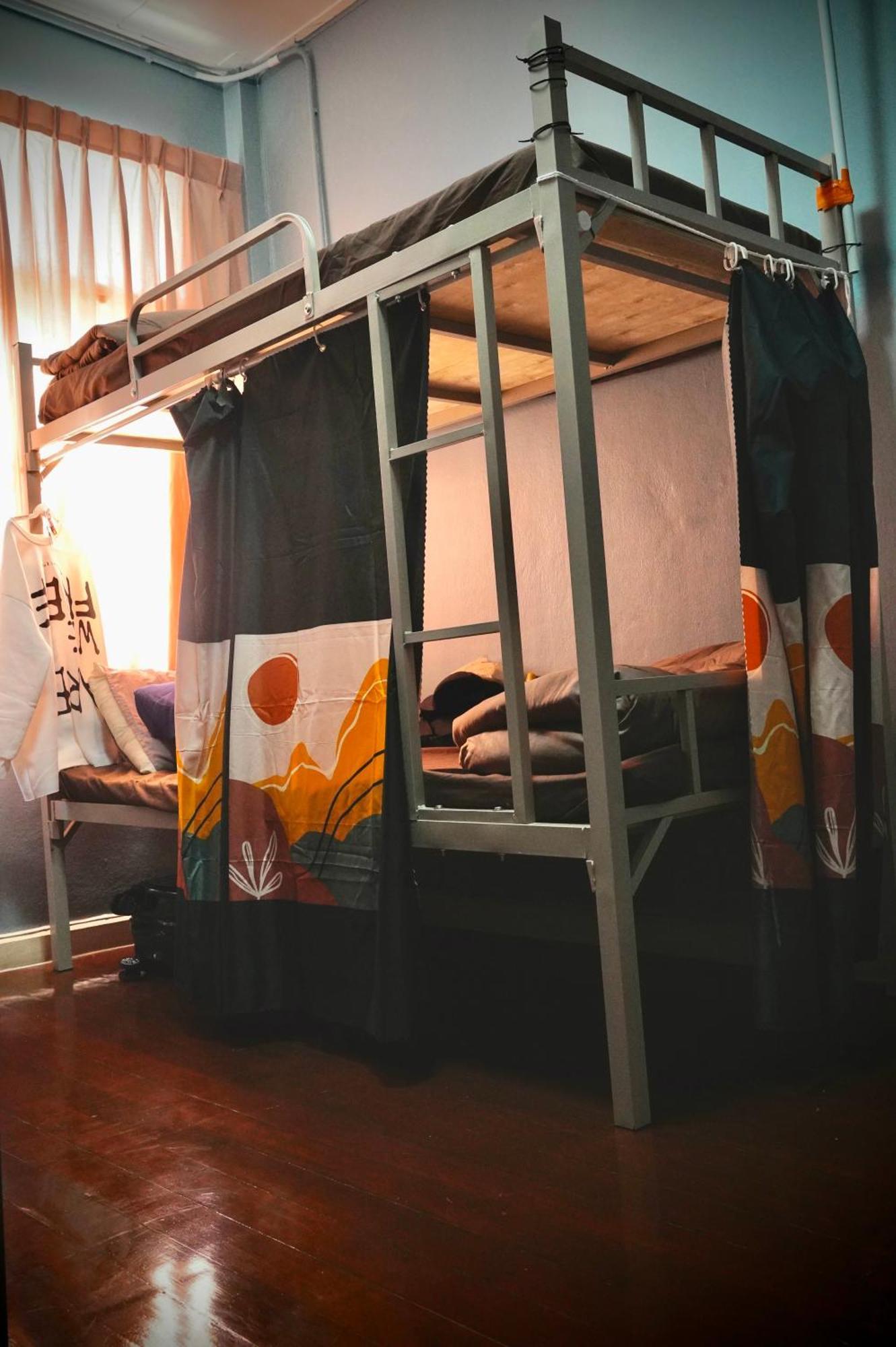 Sura Hostel Bangkok Near Mrt Phra Ram 9 *