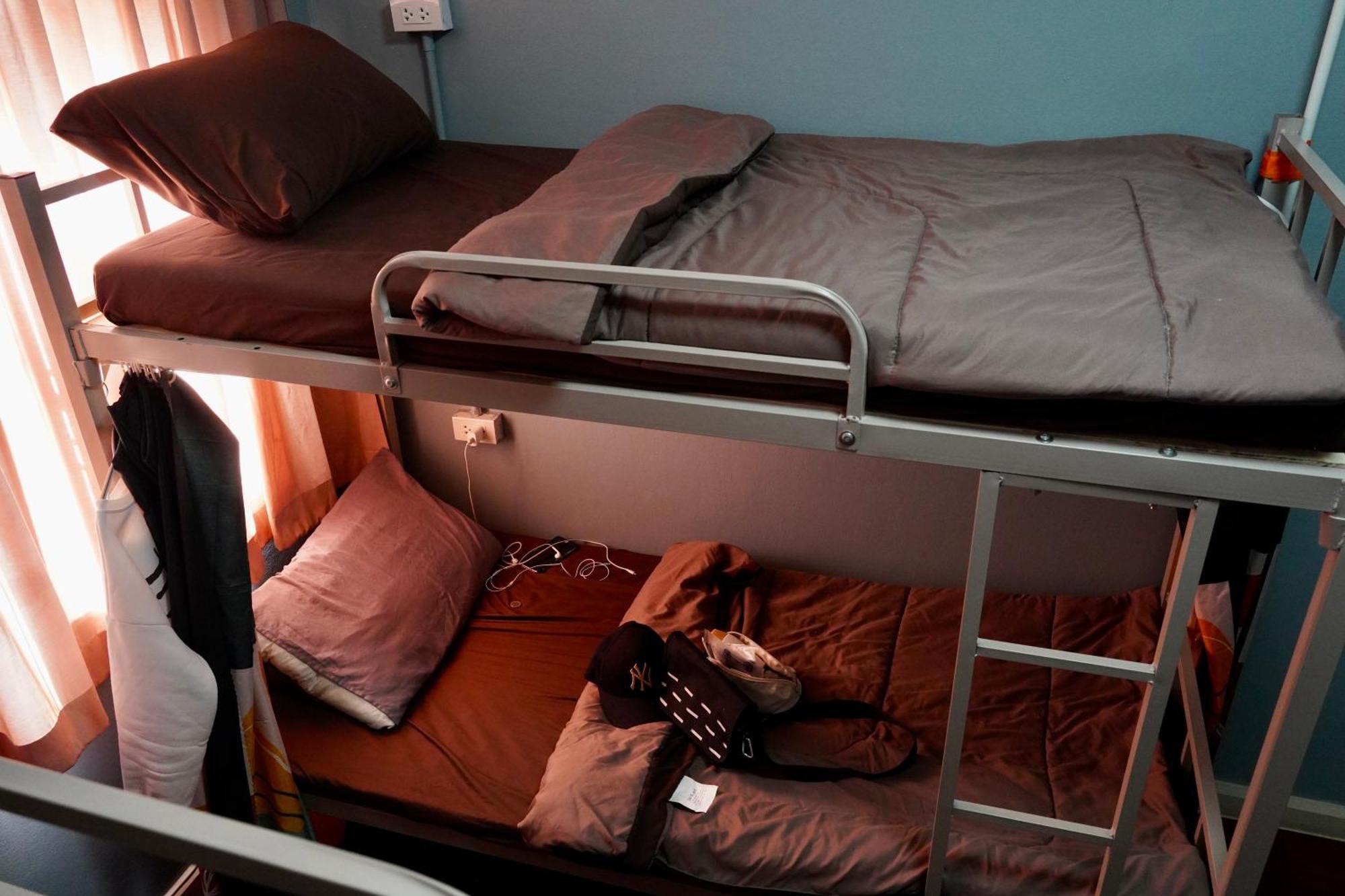Sura Hostel Bangkok Near Mrt Phra Ram 9 * Banguecoque