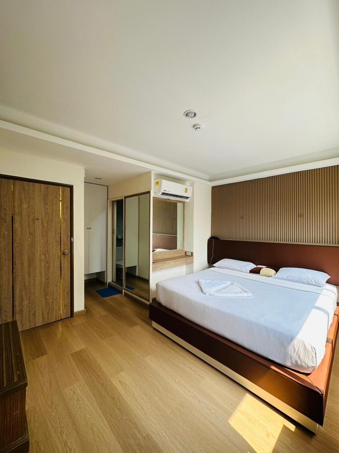 Royal Garden Hotel