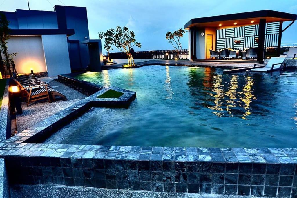 Fully Furnished, View, Pool, Gym, Wifi Bangkok