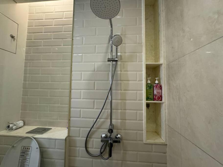 S42 Wyndham Garden Sukhumvit Bts Ekkamai Gym Swim Apartemen Bangkok