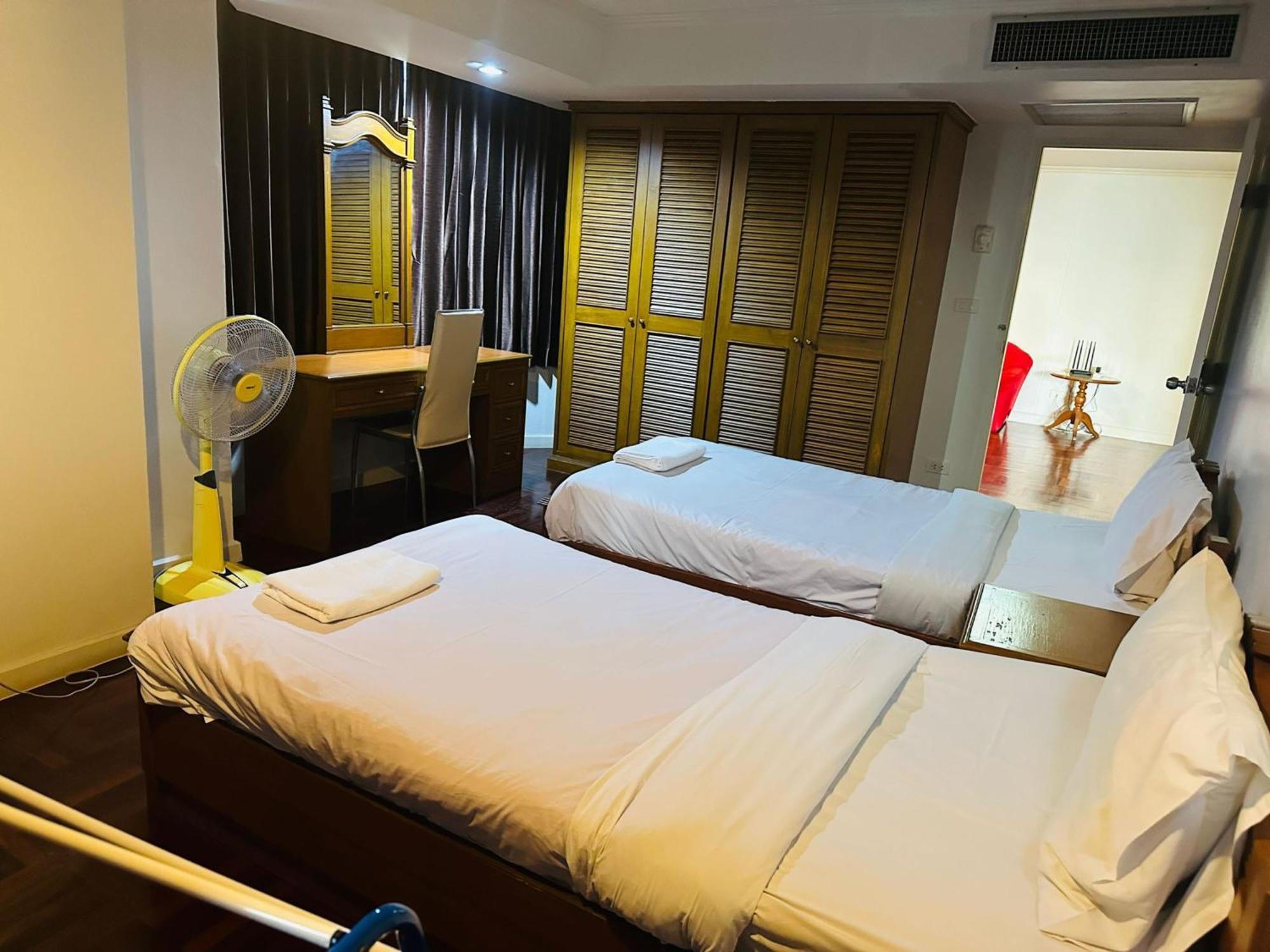 Omni Tower Cozy By Direct Apartment *