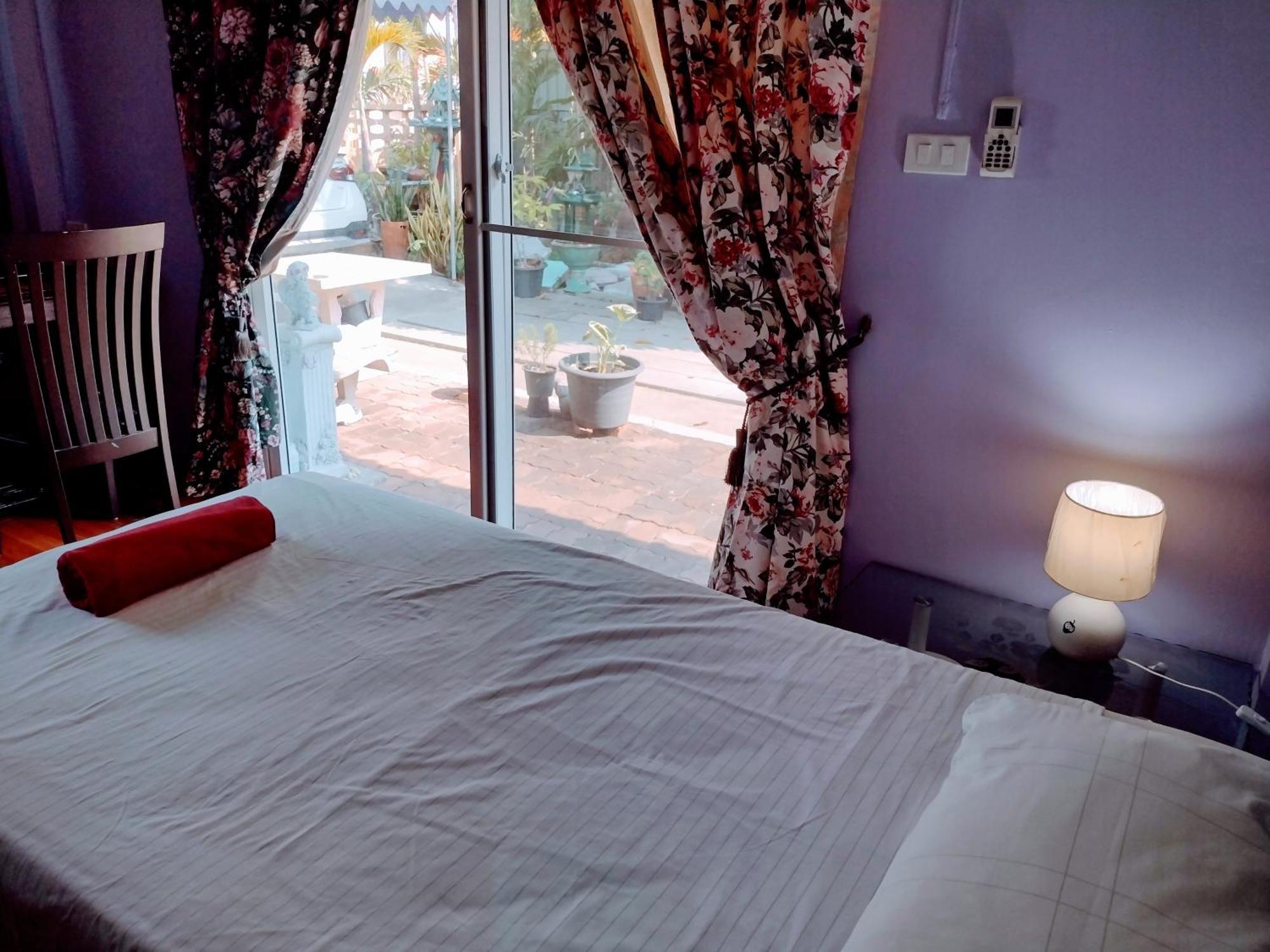 Homestay Mango Tree Guestroom *