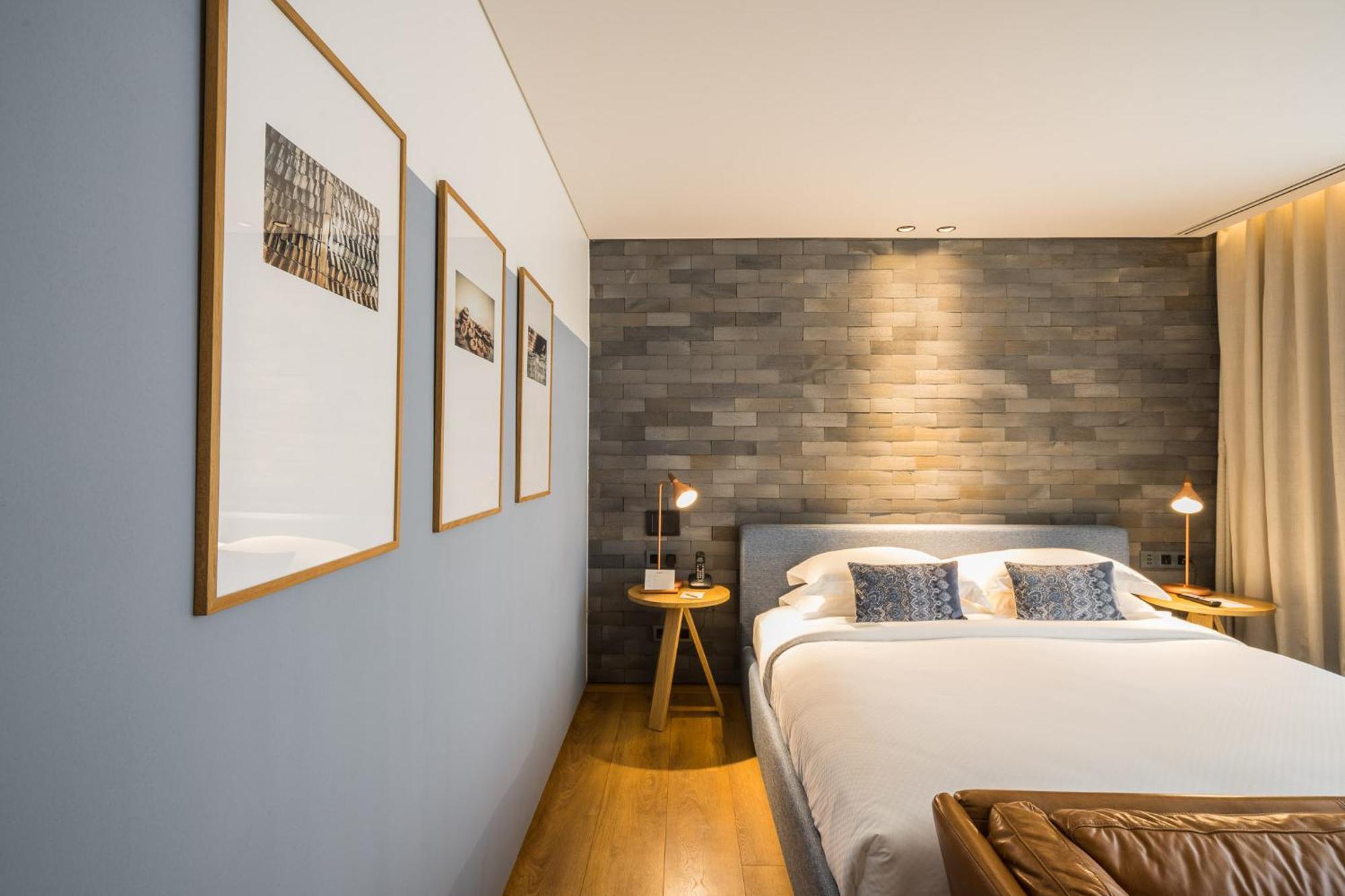 Hotel Ad Lib