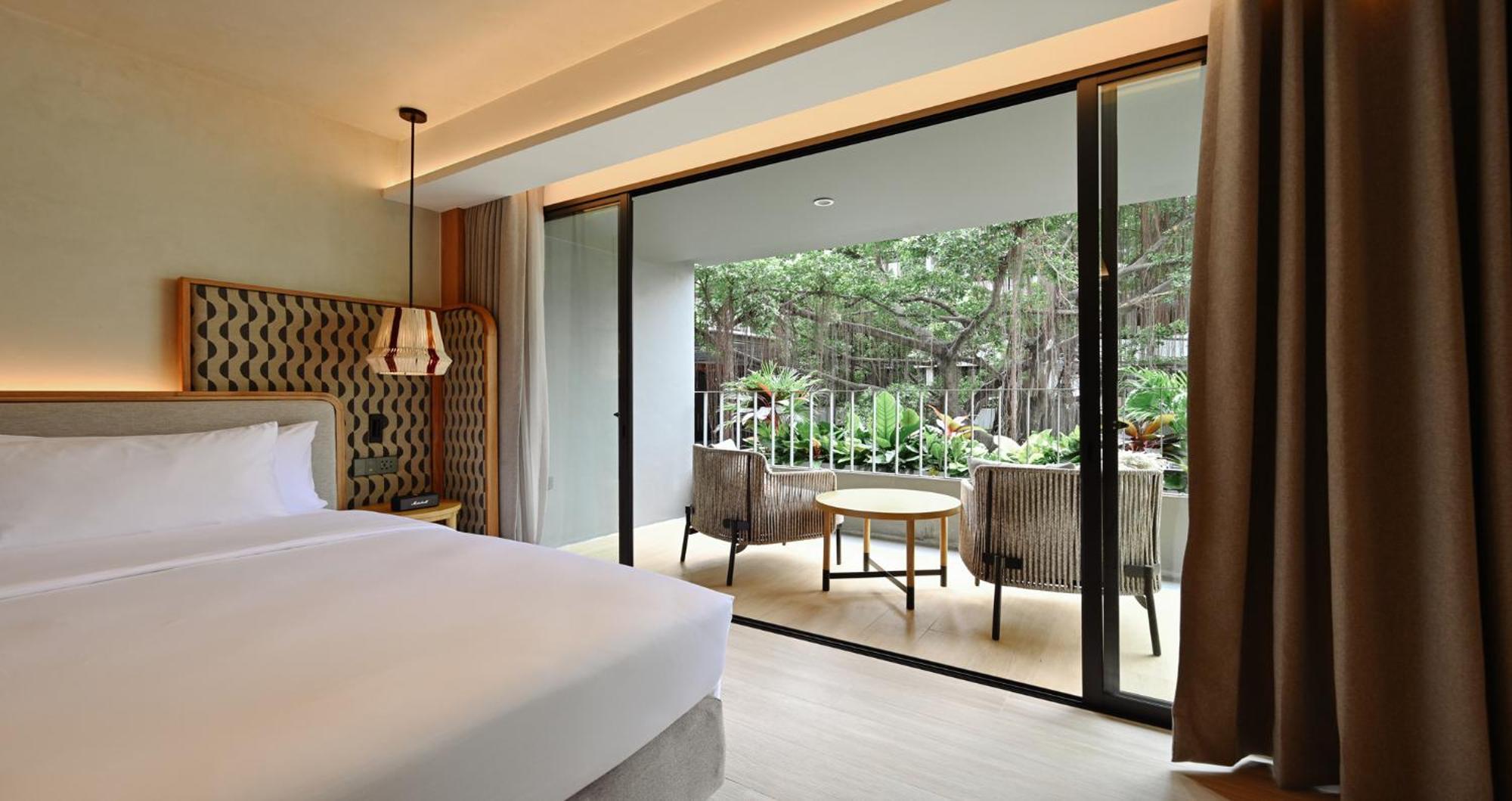 Ad Lib Hotel