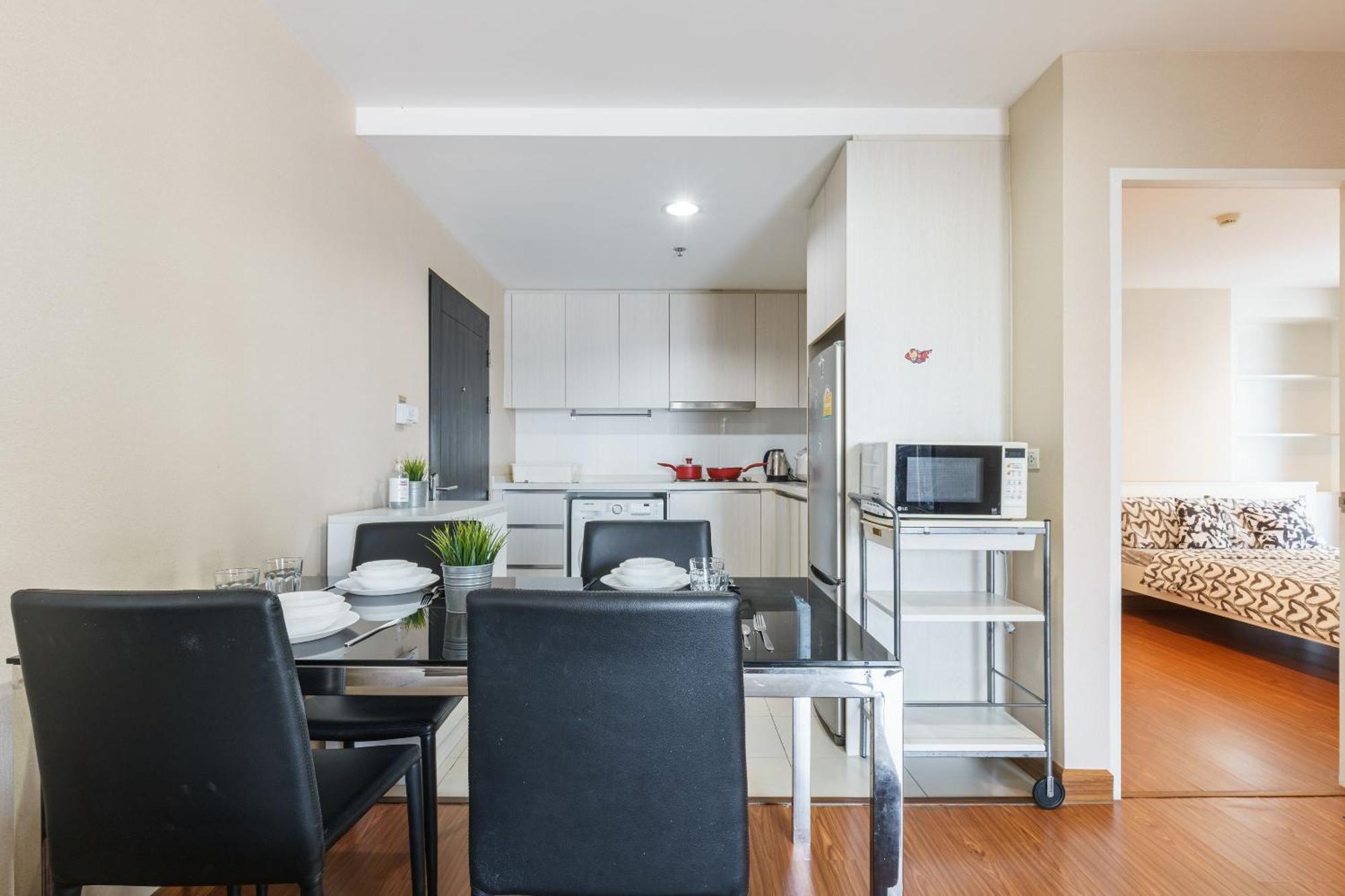 Internet Celebrity Train Night Market Swimming Pool Free Wifi Mrt 100m Apartment Bangkok