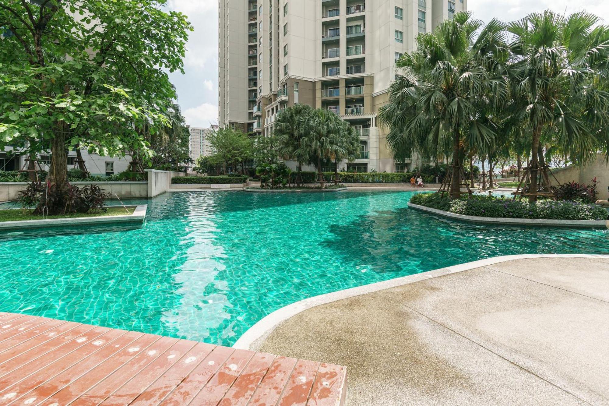 Internet Celebrity Train Night Market Swimming Pool Free Wifi Mrt 100m Apartment