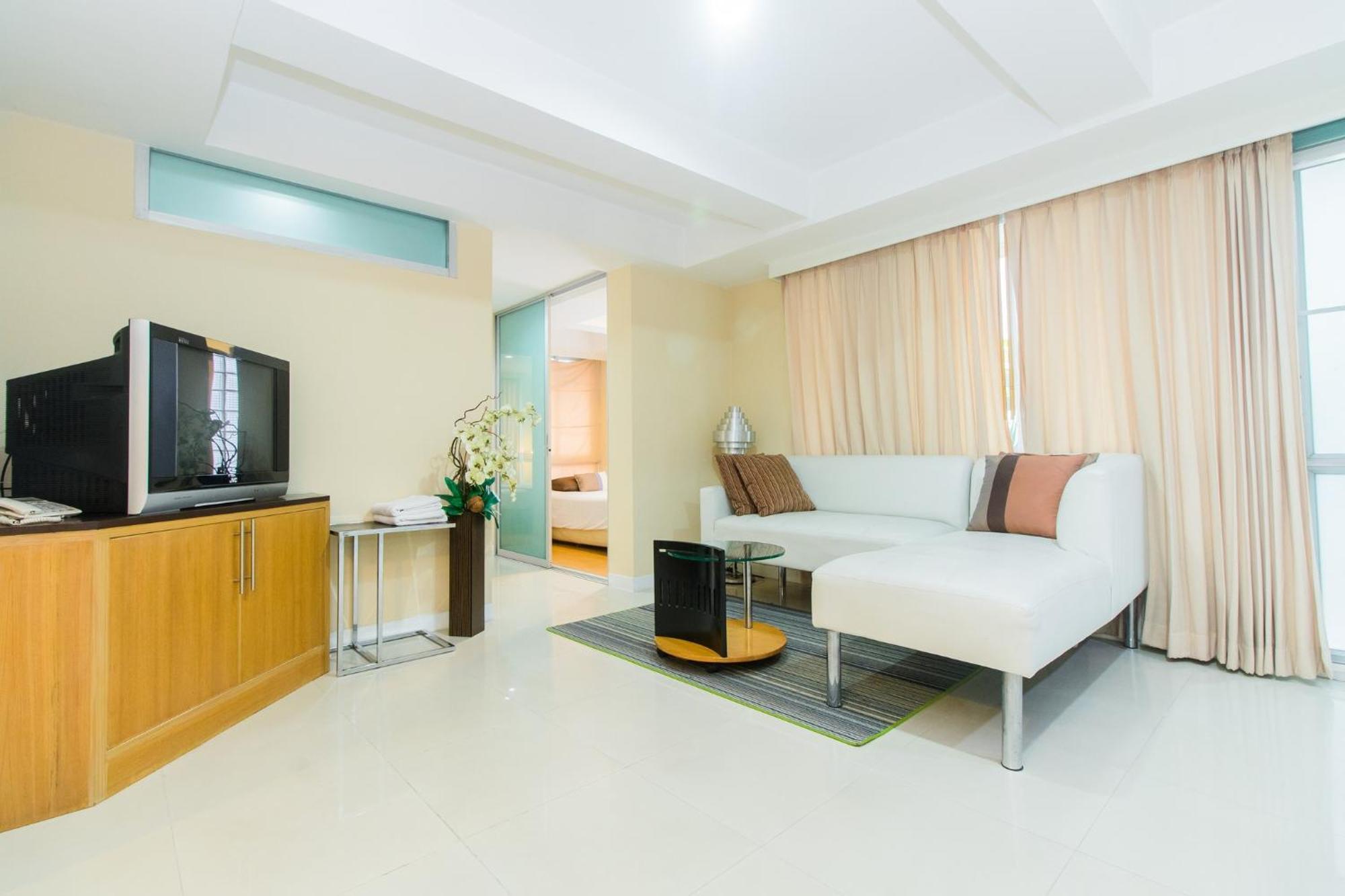 Silom Convent Garden Guest house 3*