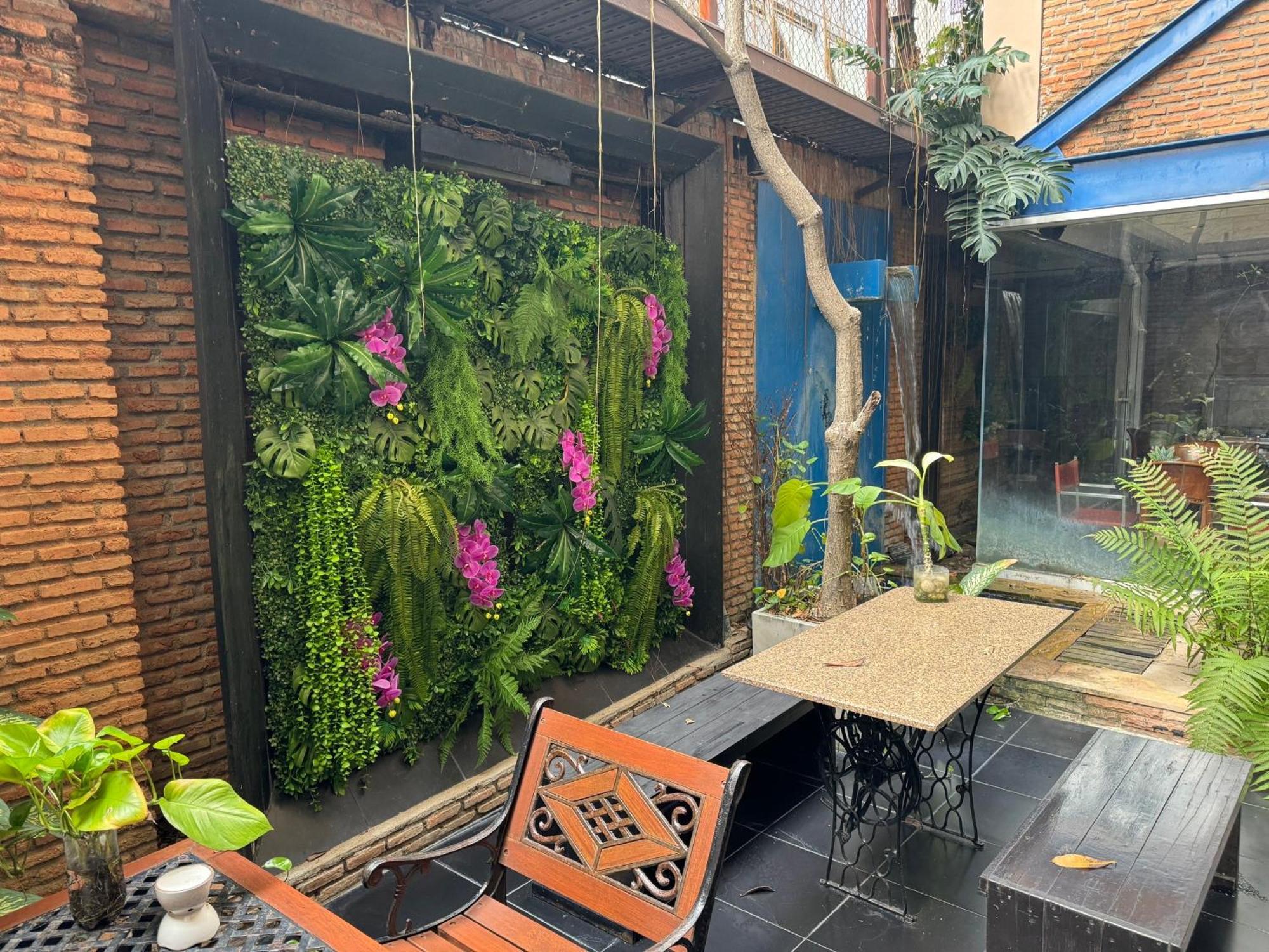 Guest house Silom Convent Garden 3*