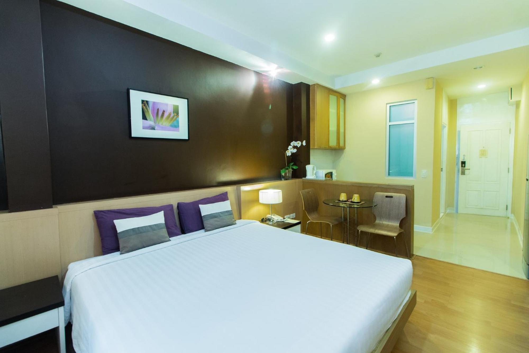 Guest house Silom Convent Garden 3*
