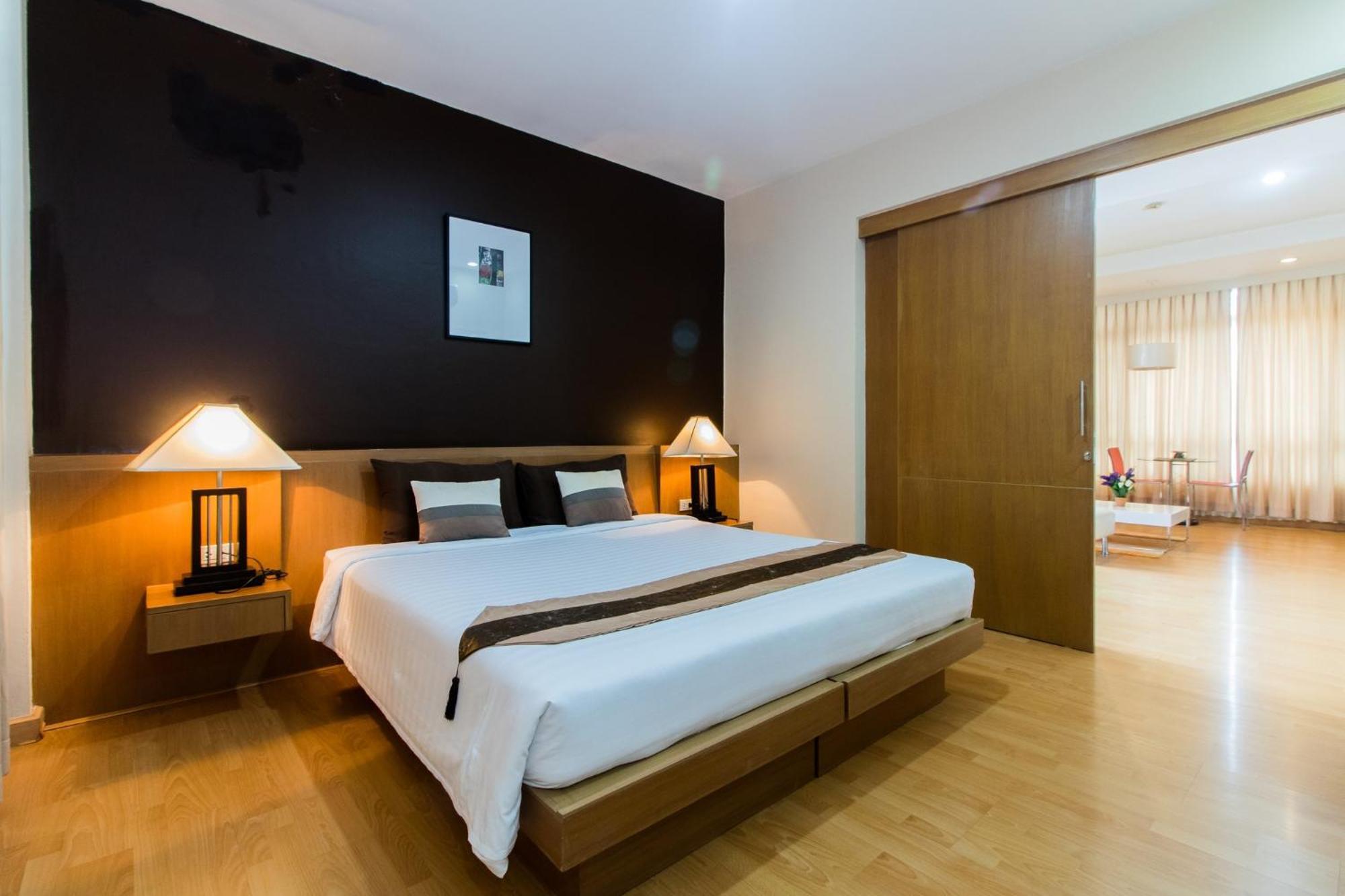 Guest house Silom Convent Garden 3*
