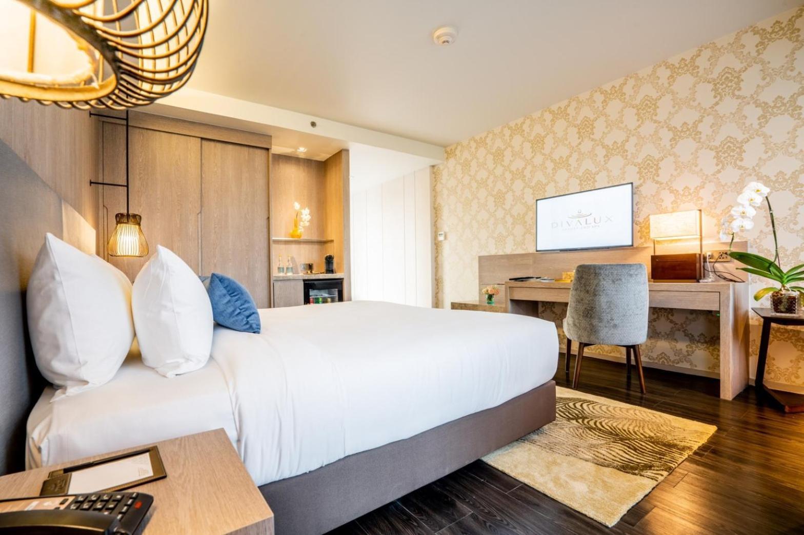 Divalux & Bangkok, Suvarnabhumi Airport-free Shuttle 5*