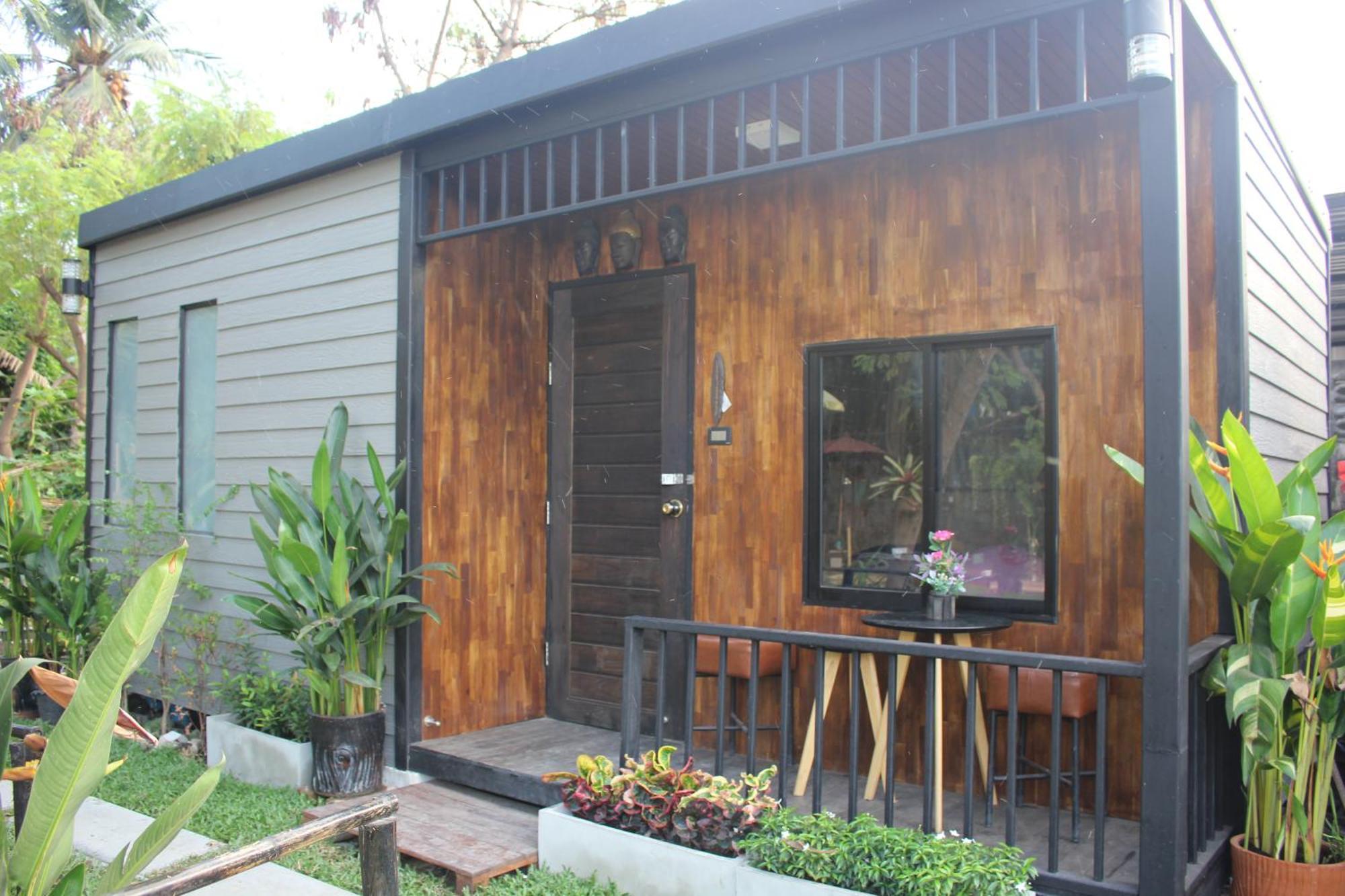 Do Dee Cafe Bangkok