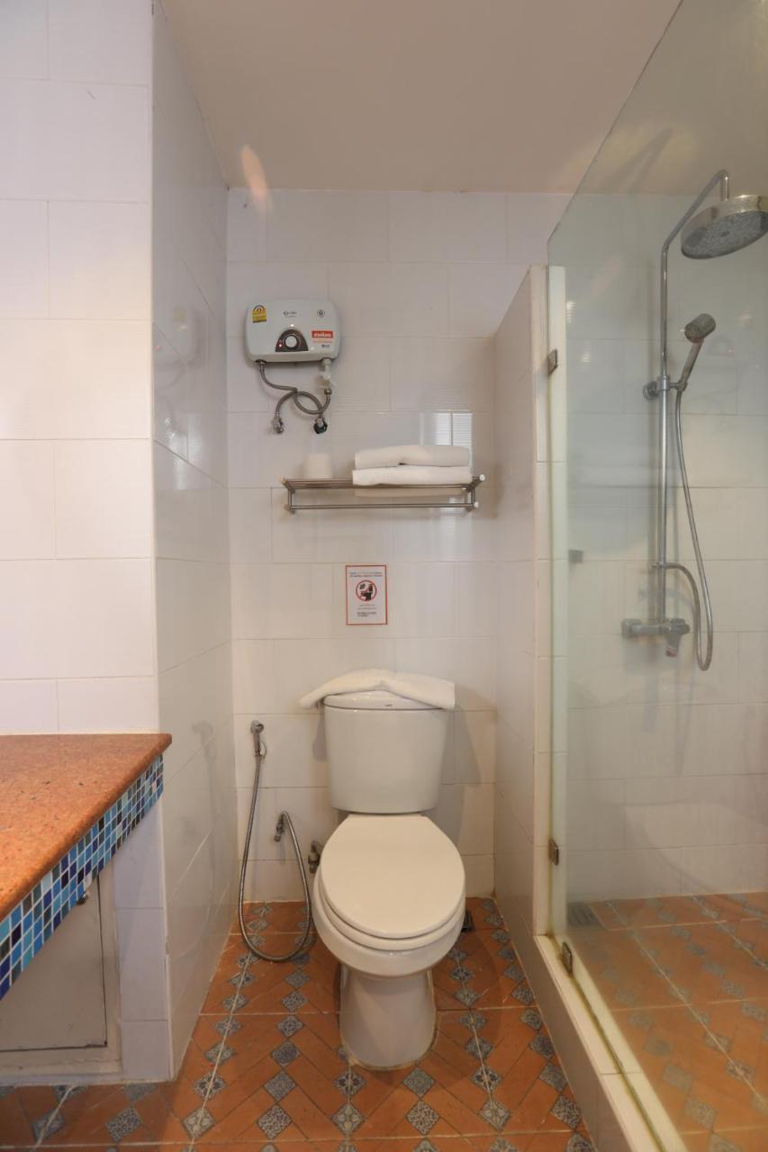 F Sukhumvit 3*