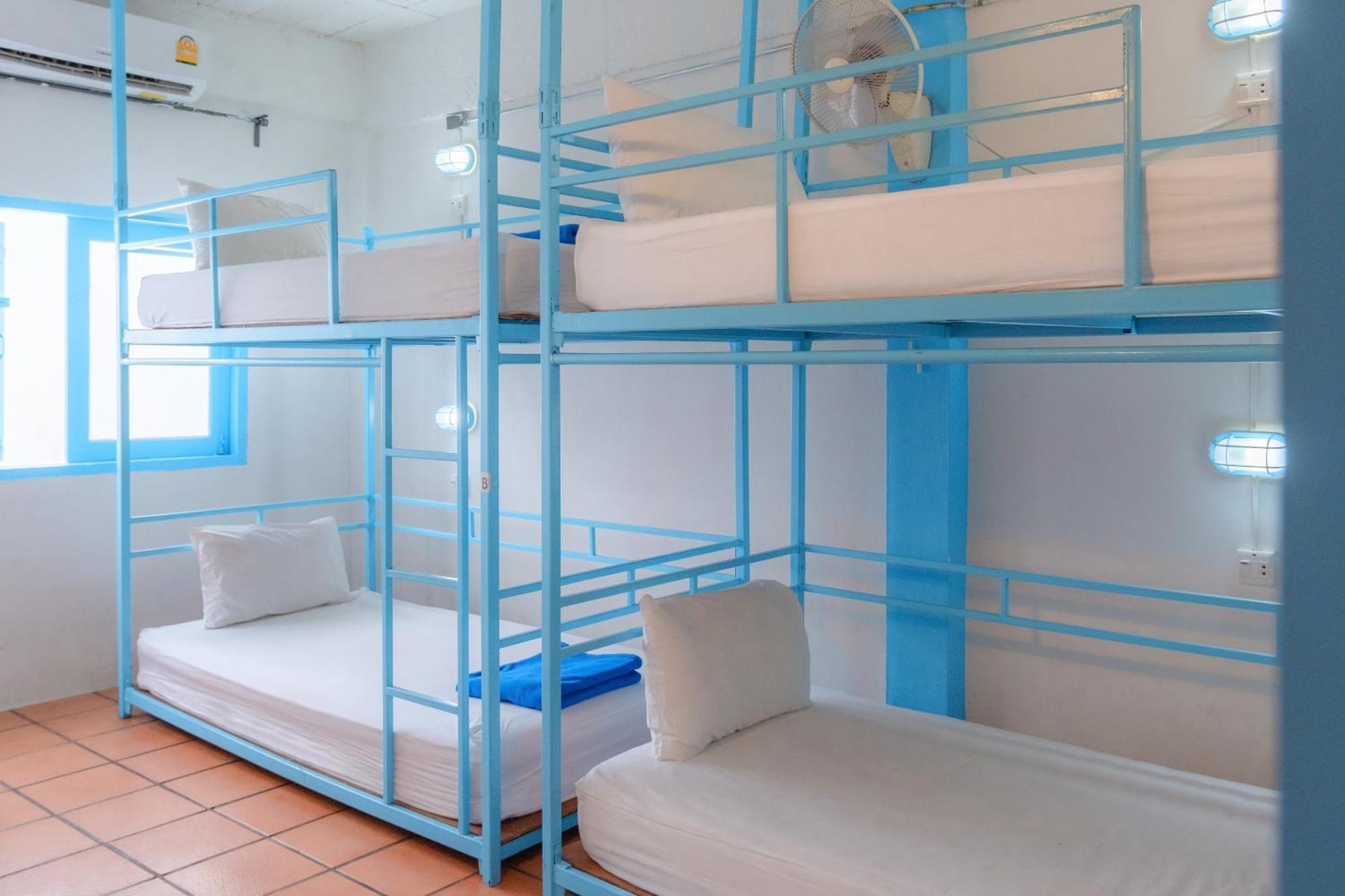 Bodega Soi 23 (adults Only) Bangkok