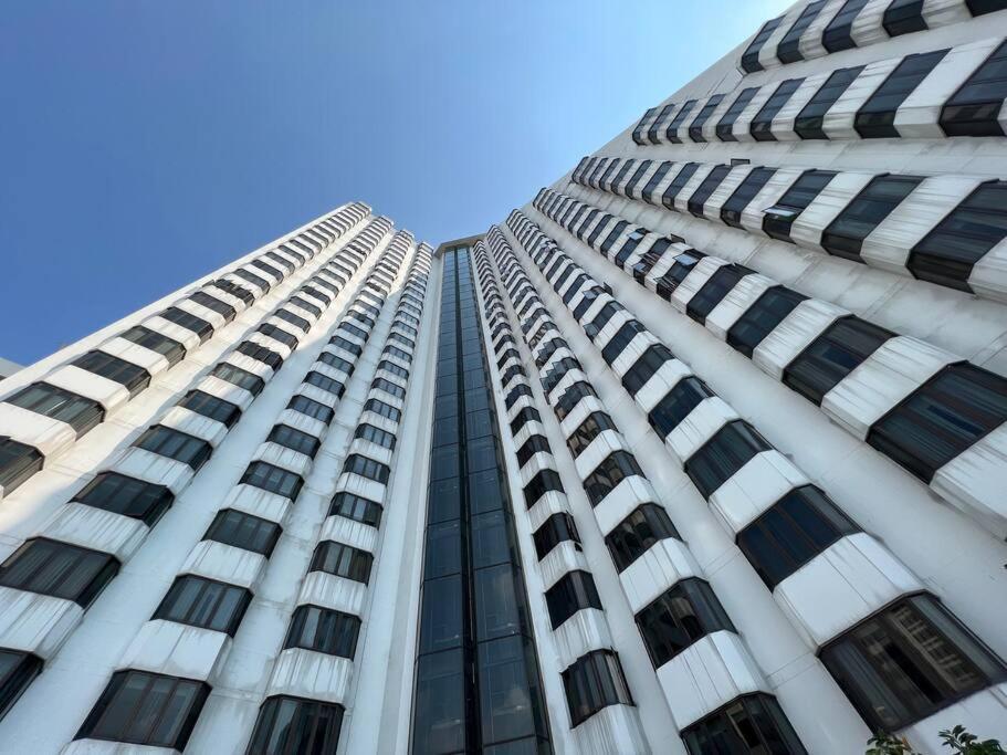 Selfcheckin 1 Bedroom Omni Tower Center Near Ploenchit Asoke Sukhumvit Bts Night Club Pool&gym Apartment