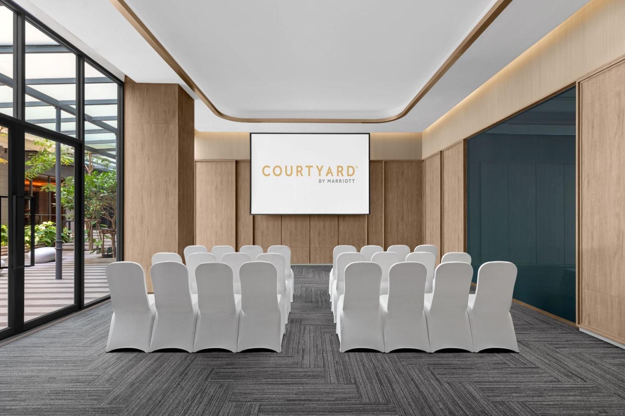 Courtyard By Marriott Sukhumvit 20 Hotel