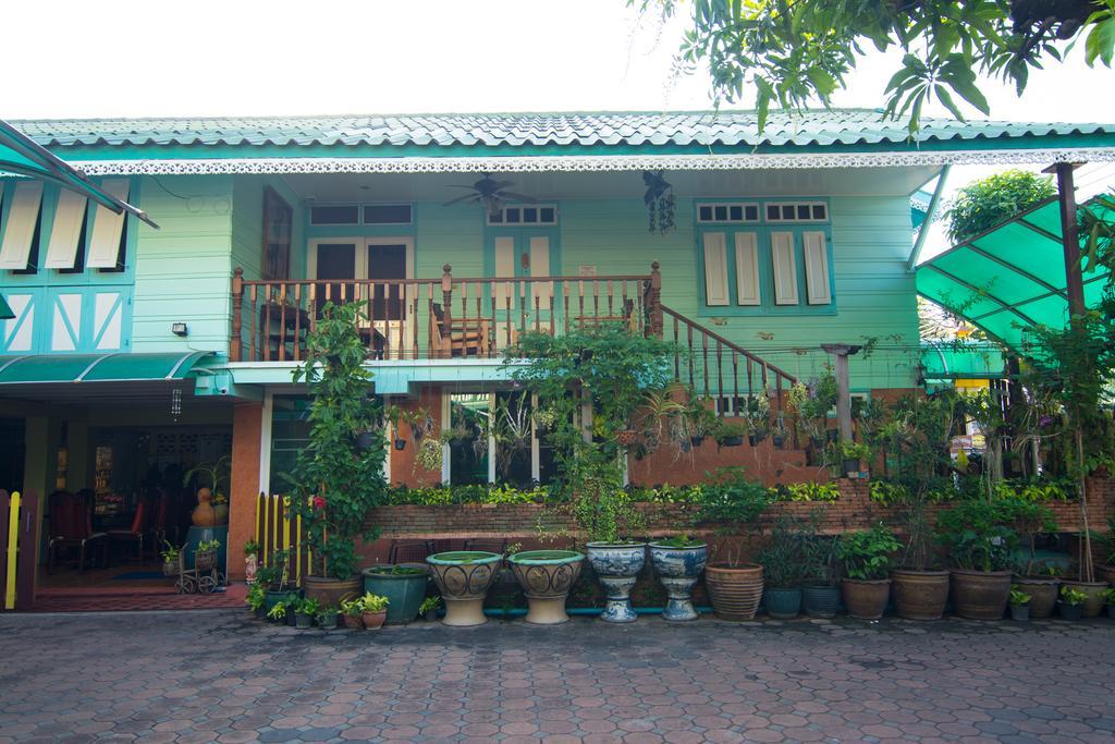 Samsen Sam Place Bangkok