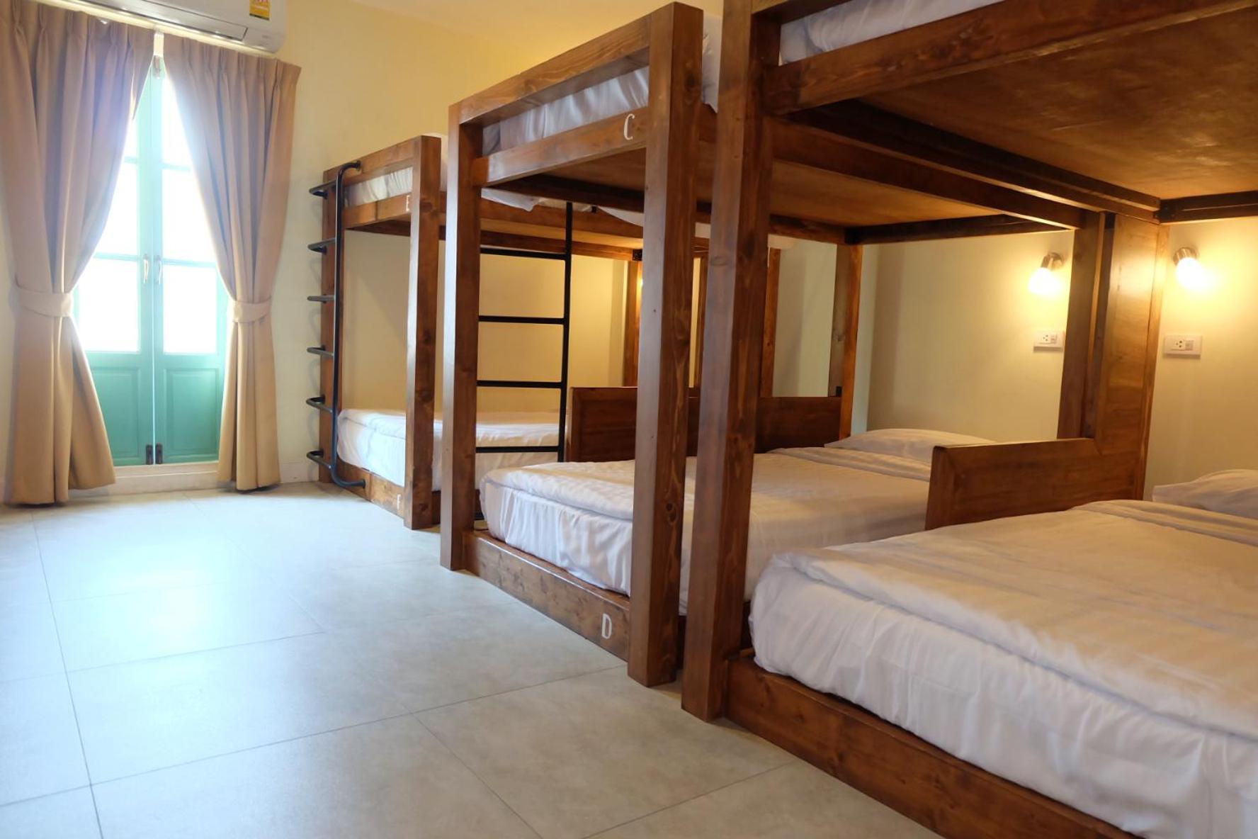 Siri Poshtel