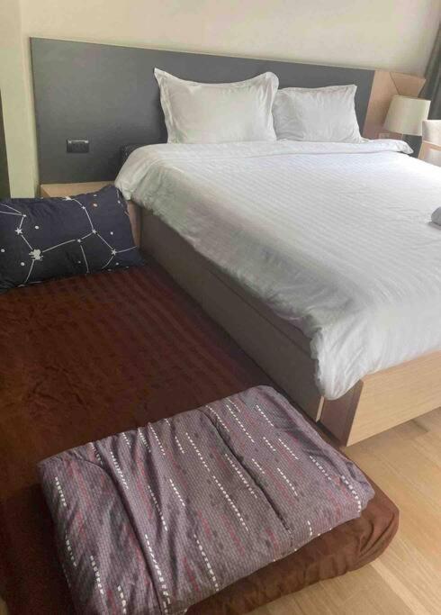 2 Bedrooms, Bts Asok, Terminal 21, Sukhumvit Apartment