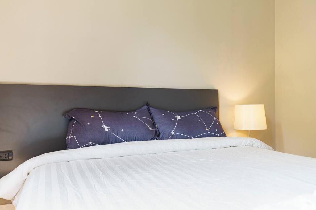 2 Bedrooms, Bts Asok, Terminal 21, Sukhumvit Apartment *