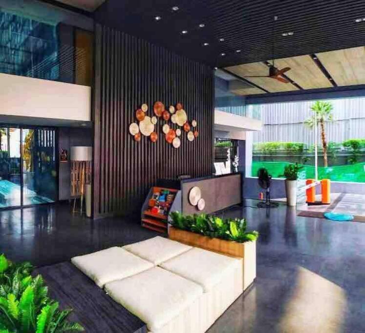 2 Bedrooms, Bts Asok, Terminal 21, Sukhumvit